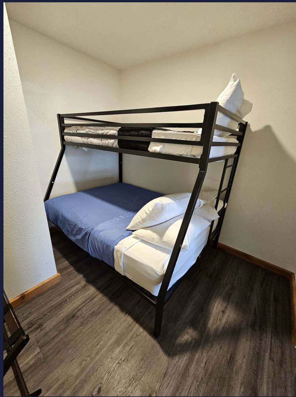 Bedroom 5 - LOWER BUNK full bed