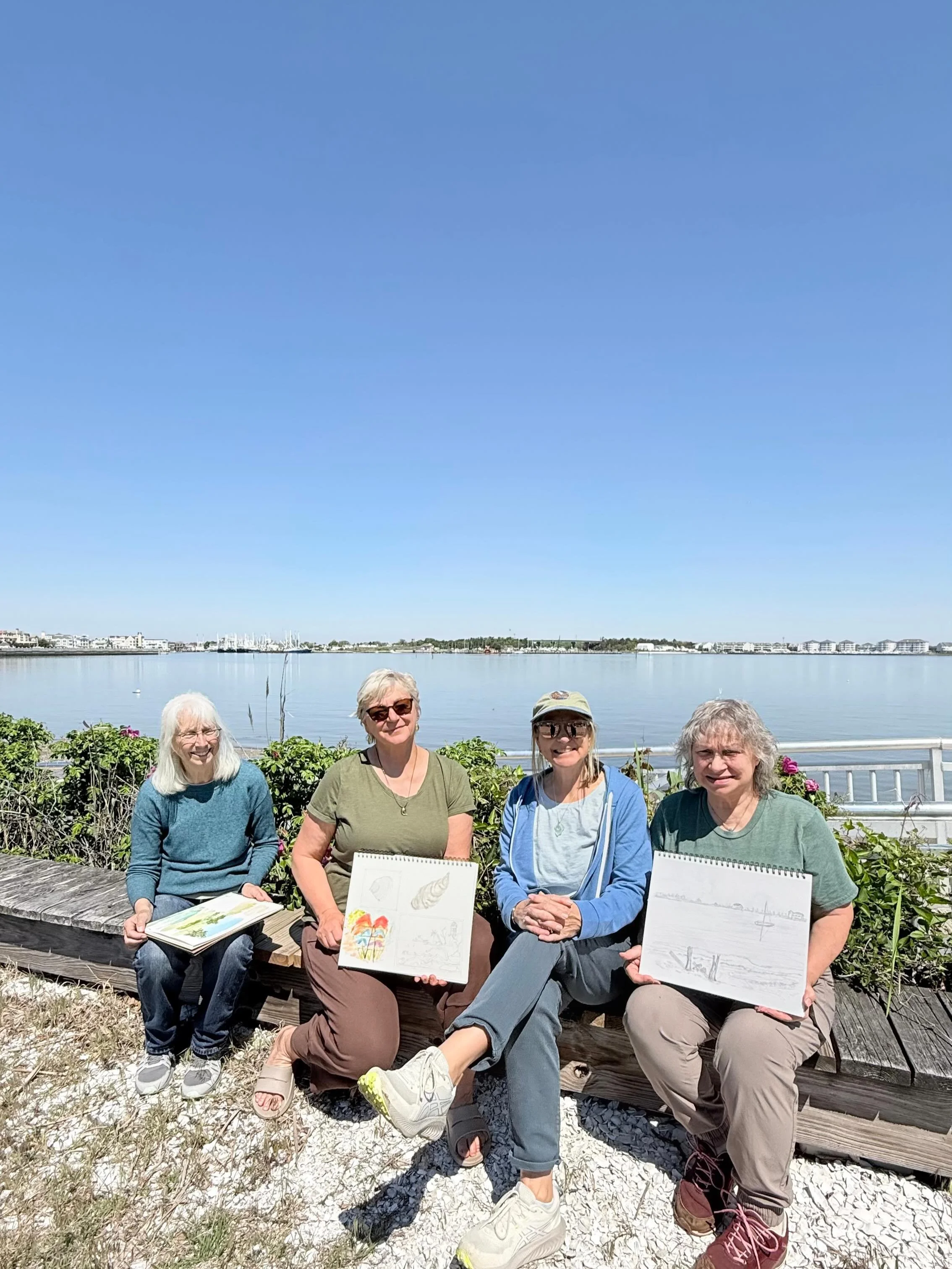 Spent the morning with these lovely ladies, Thank you for signing up for my workshop! We relaxed by the harbor with a bunch of art supplies. Now that&rsquo;s a good day with good company!!

#relaxwithart #sketchworkshop #sketching #art #makeart