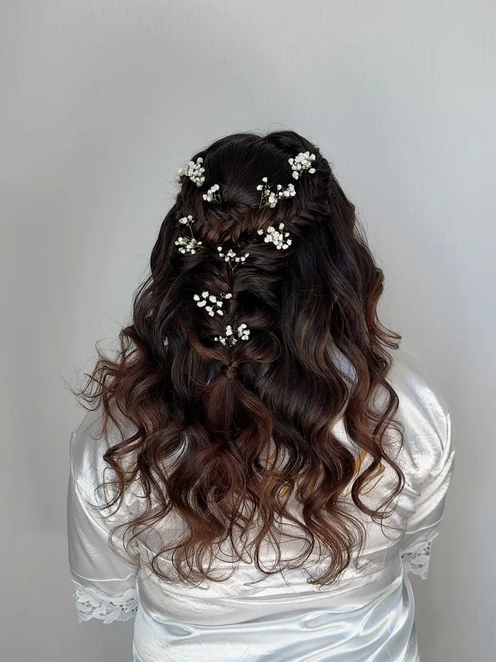 If you&rsquo;ve been &ldquo;meaning to book&rdquo; your 2026 bridal hair and makeup artist&mdash;this is your sign. 👀
Dates are disappearing fast, and once they&rsquo;re gone&hellip; they&rsquo;re gone. 

Let&rsquo;s get you locked in. 🤍

Completel