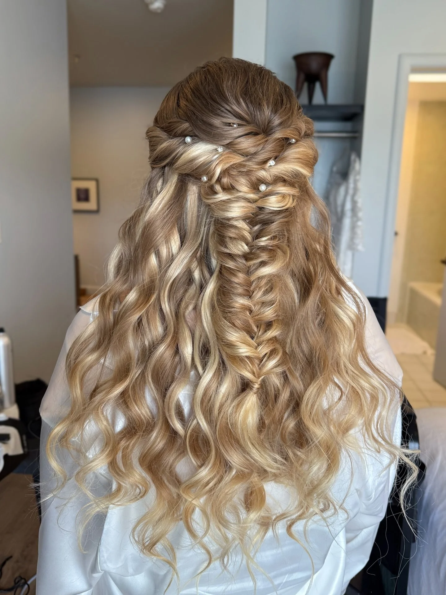 Serving fairy princess realness 🧚

Definitely needed its own spot on the feed💕

#BridalHair
#BridalHairstyle
#WeddingHair
#BrideHair
#BridalUpdo
#BridalHairStylist
#WeddingHairstylist
#BridalHairInspo
#WeddingHairInspo