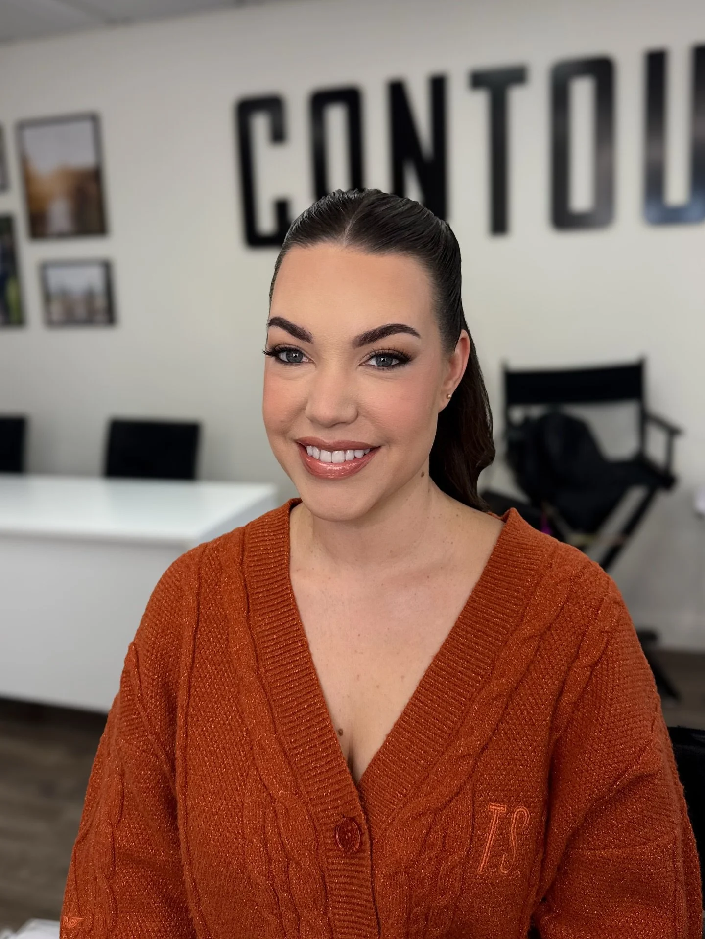 Glam for @winecountrybrideboutique 💍 with @contourbridal 🤍

Hair @jennvbeauty 💅🏼
Makeup @kloseupbeauty