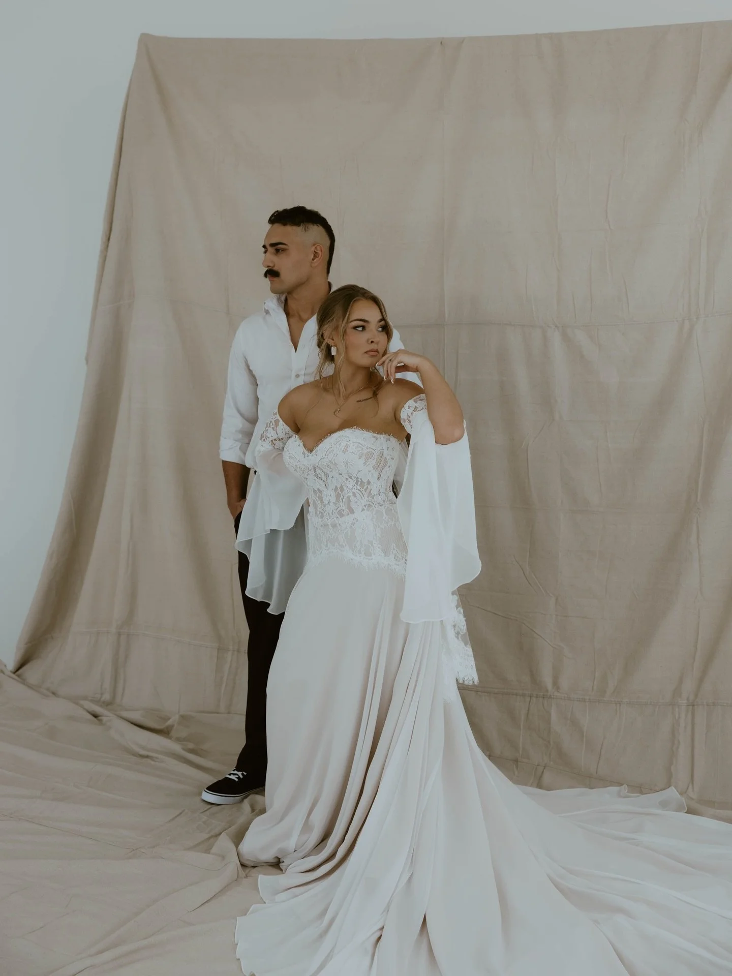 Styled shoot with the best crew 💍📸

Photographer: @ts.jphotography 
Model: @itsmercythornton 
Gown: @white.andlacebridal 
Studio: @thelumeneir 
Glam: @kloseupbeauty