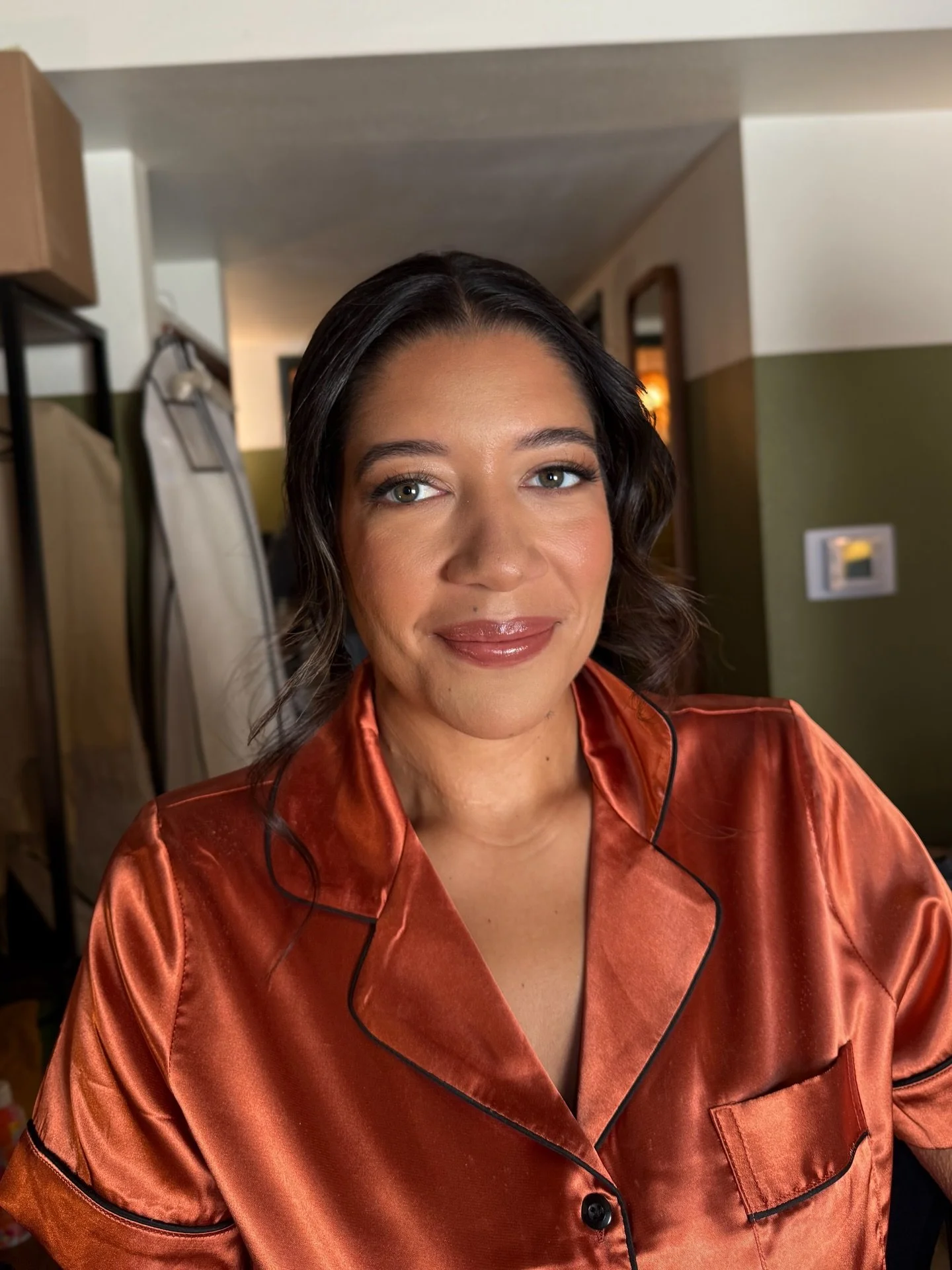 Her skin 🤌🏻

Details:

@faceatelier ultra foundation pro
@toofaced born this way concealer 
@milanicosmetics cream contour + blush
@rcmamakeup no color powder
@danessa_myricks nude lip + cheek  palette 
@ardellbeauty 421 lashes 
@maybelline sky hig