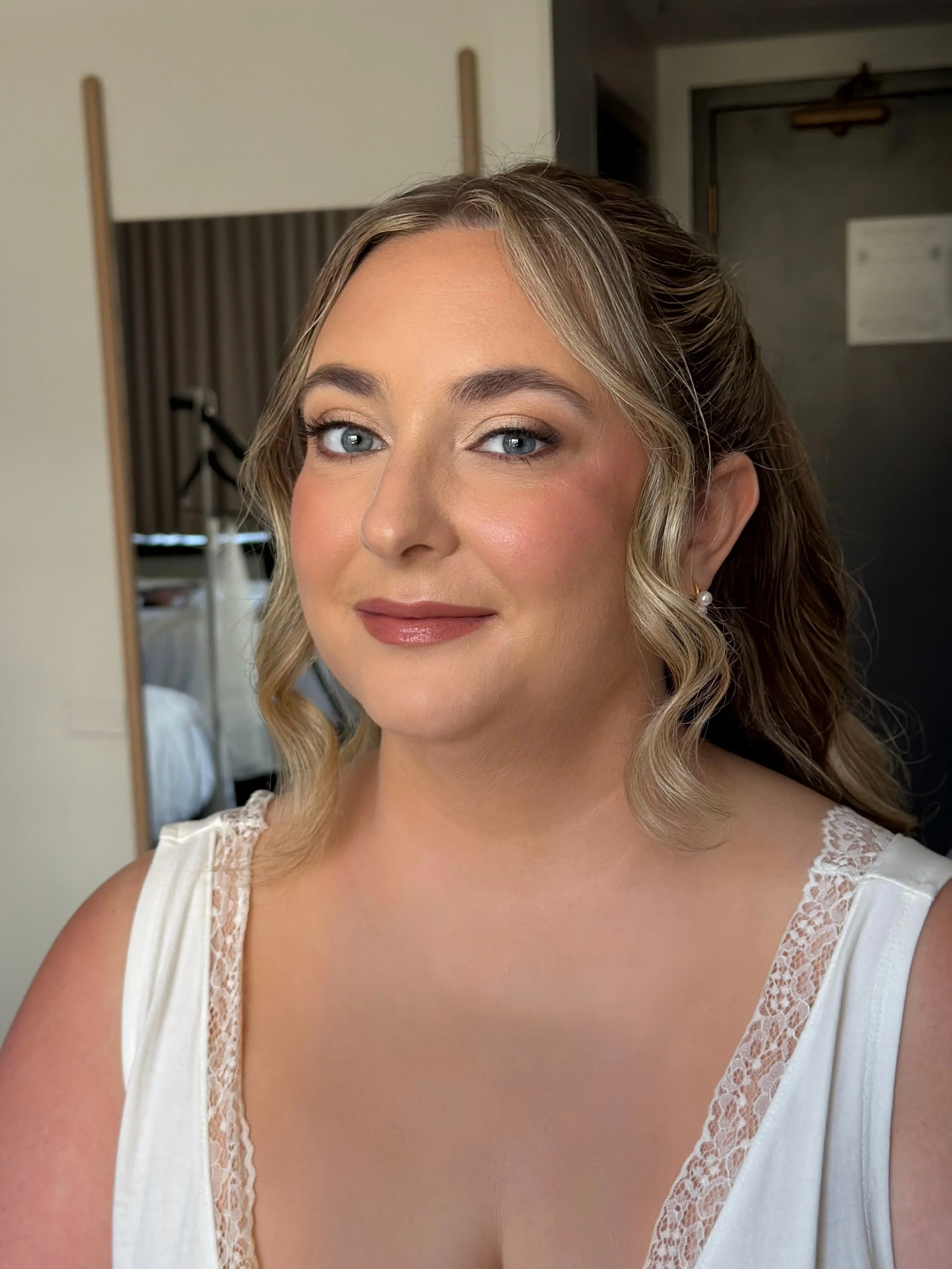 The beautiful Sarah🤍✨

@contourbridal 

#sfwedding #sfmakeupartist #bayareabridalmakeupartist #sonomamakeupartist