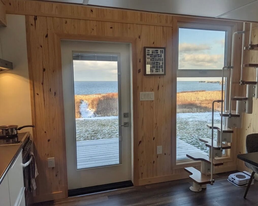 Ten days. That&rsquo;s all it took for our homeowner Ross and his crew to get his #NOMADCube buttoned up tight and move-in ready on the shores of Cabot Strait in Nova Scotia. No complicated site prep. Minimal impact on the land. And strong enough to 