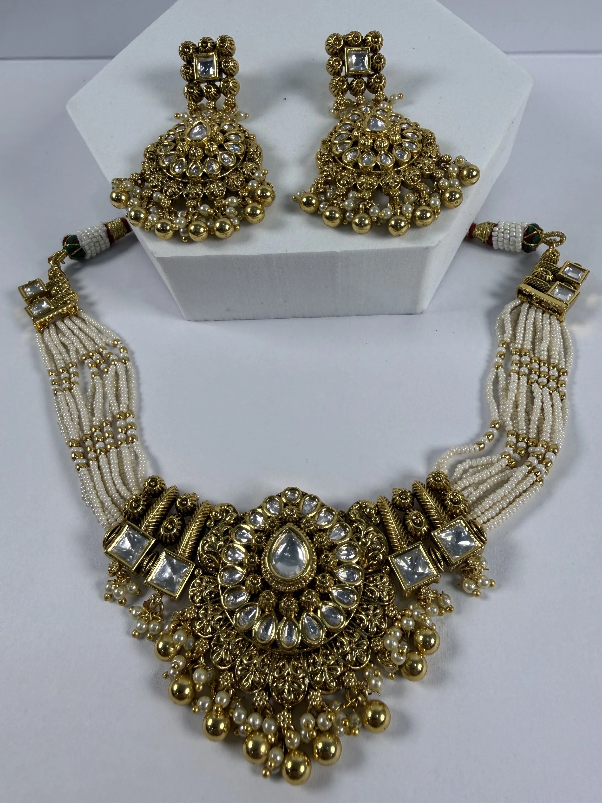 KIYARA - Antique Gold Plated Jewelry Set
