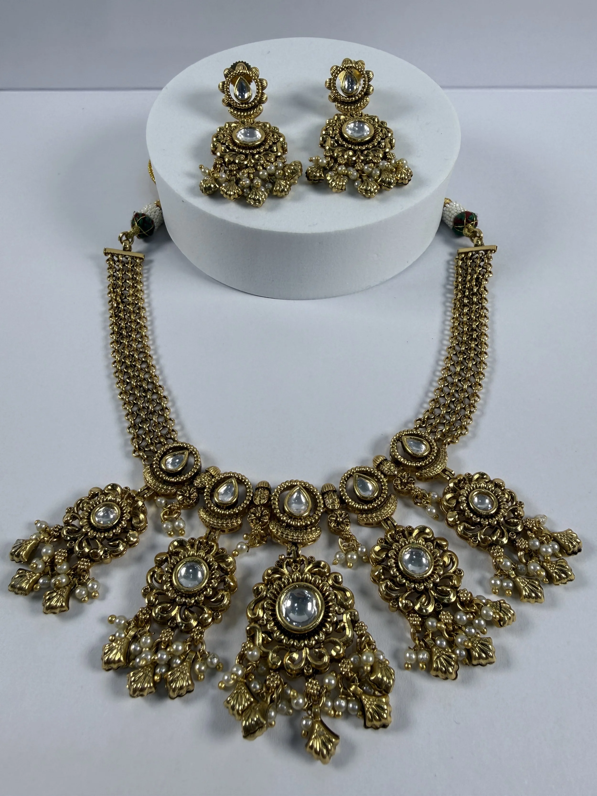 VIARA - Antique Gold Plated kundan Jewelry Set