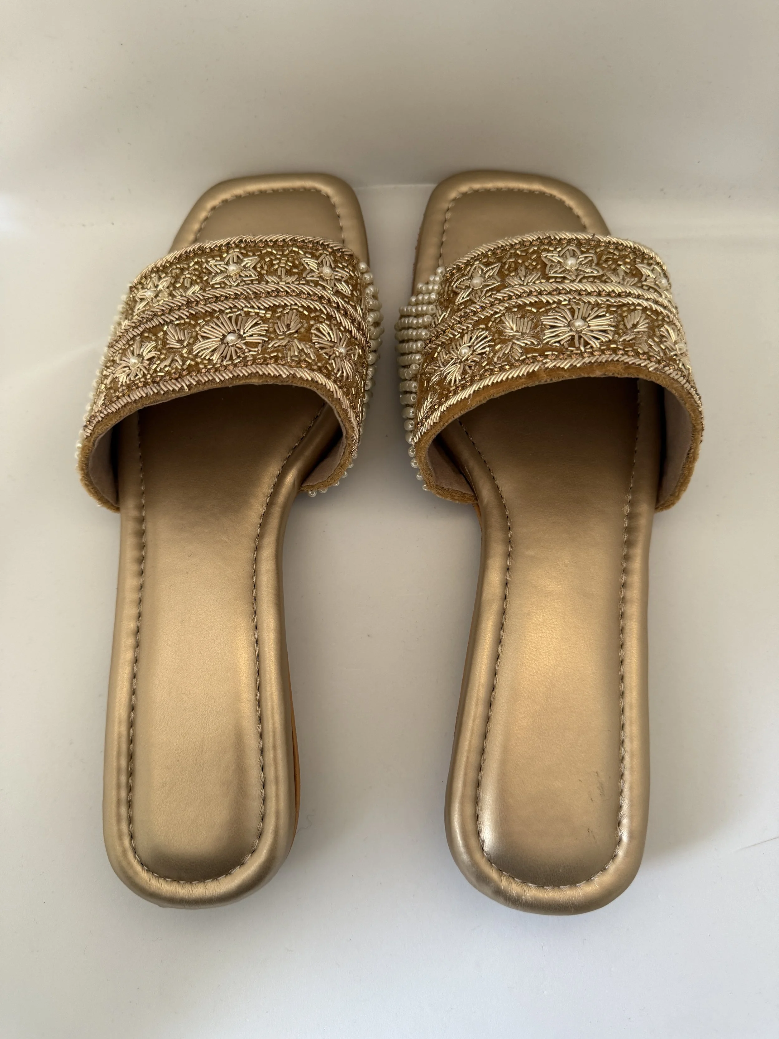 SEETARA - Embroidered Gold Elegance Slip-On Sandals