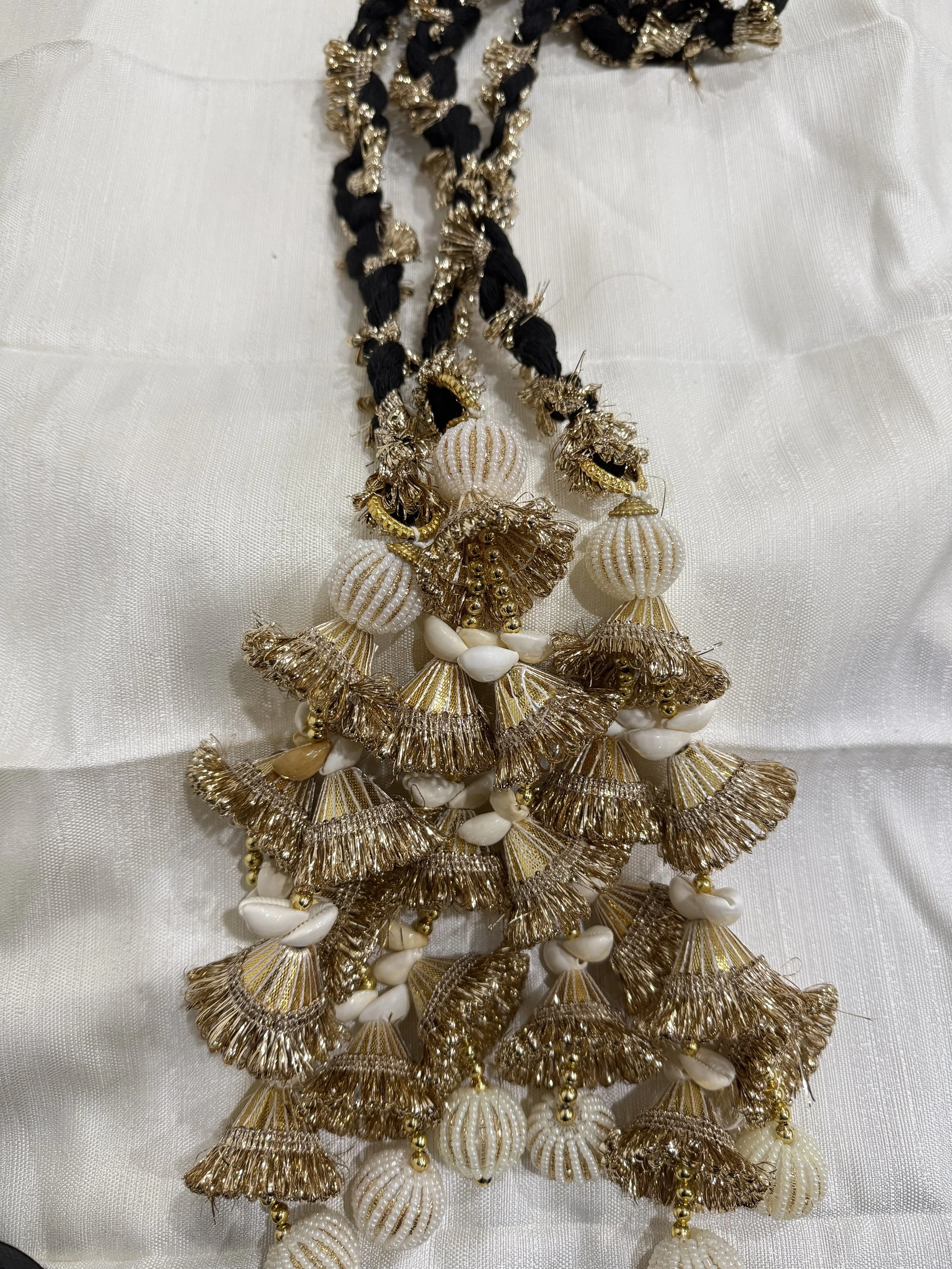 MONA - Handmade Paranda with Gotta and Pearls