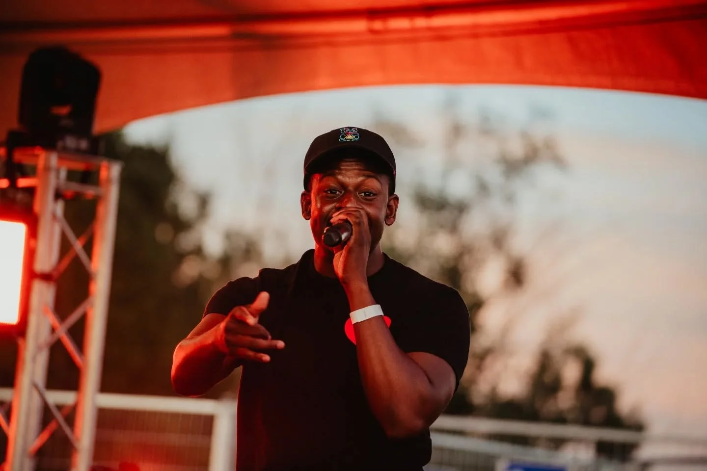 Had a great time performing at @globalfestyyc 🎆

Missed this performance? Catch me at the #StrollofPoets Festival afterparty 🍾🎊
Held by @writersguildab
Sept 7th, 8pm
📍@ironwoodstage

Ticket link in bio 🔗

📸: @michael_sarsito

#KTheChosen #263to