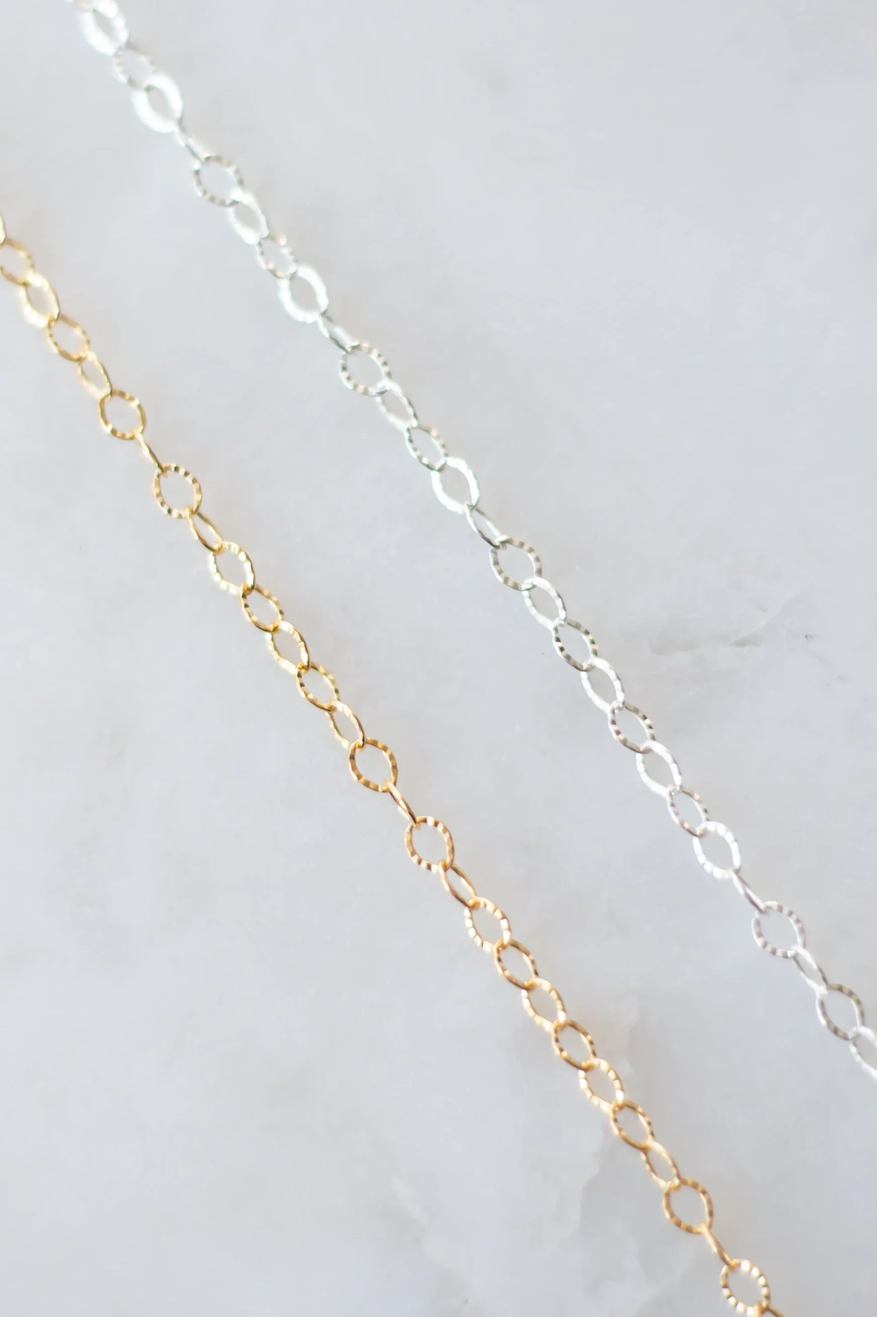 LOUISE - DAINTY CHAIN