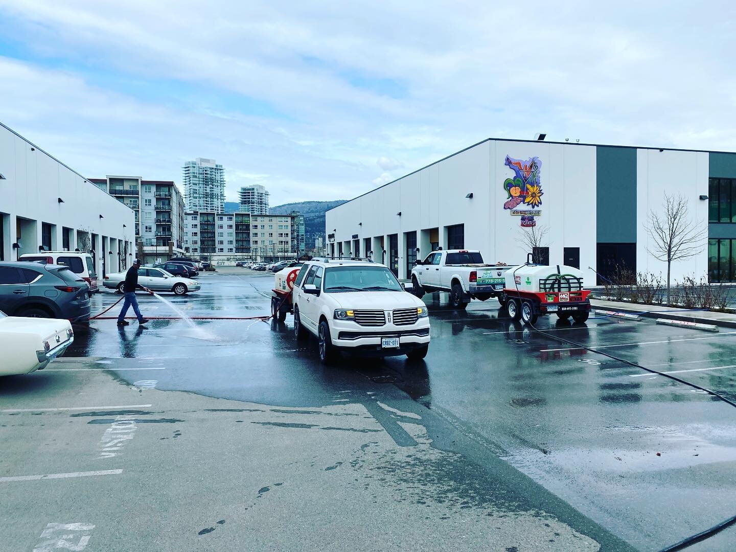 It was a busy weekend cleaning many of our commercial properties!  They are now fresh and clean and ready to welcome customers with clean parking stalls.

#okanaganpropertymaintenance #okanaganpropertymanagement #okanagancommercialrealestate #kelowna