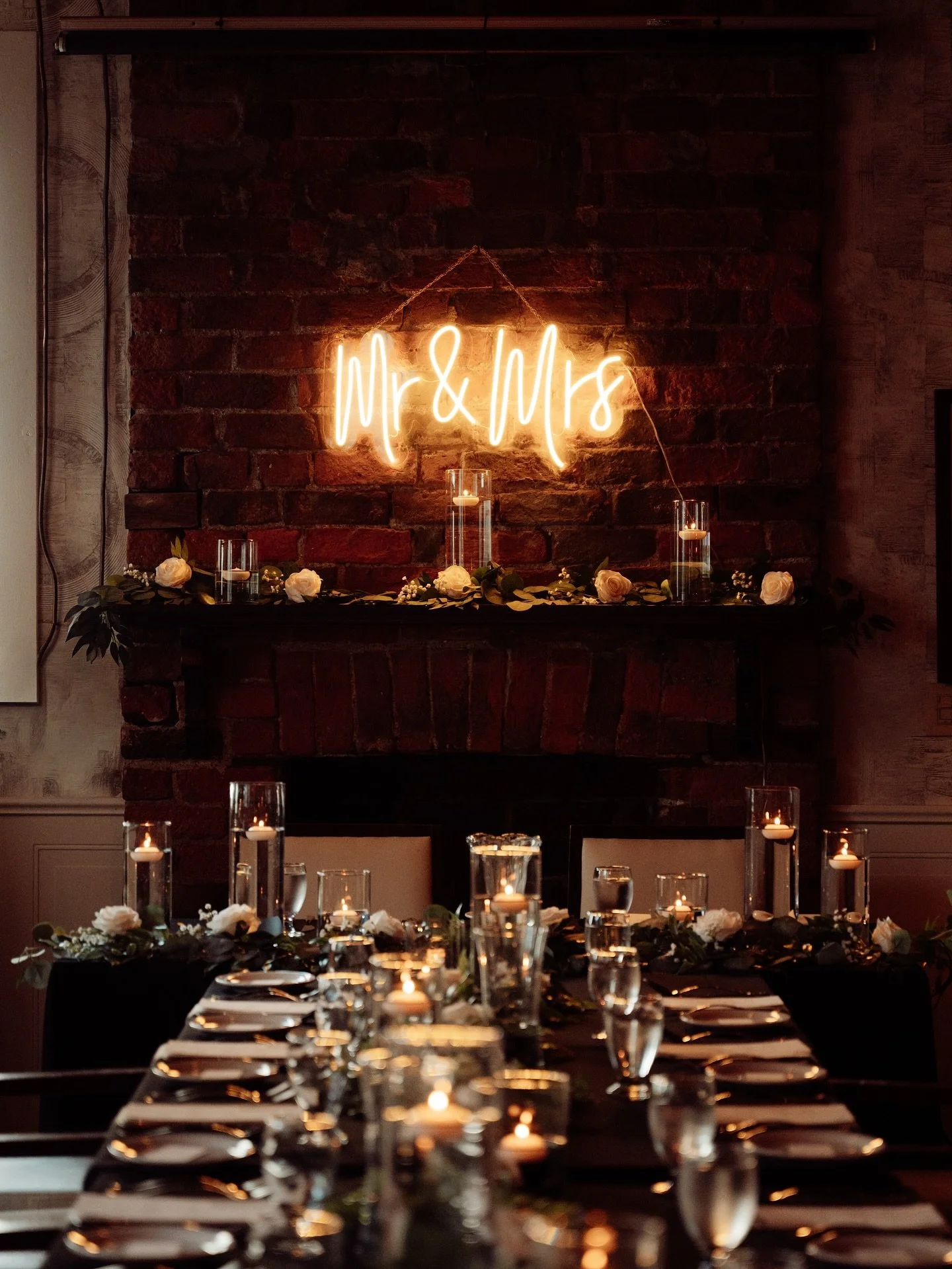 Details pulled from the quiet glow of a dimly lit room 🕯️