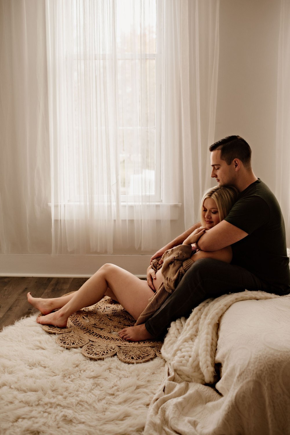 cleveland-ohio-boudoir-maternity-couples-photo-session-lauren-grayson12.jpeg