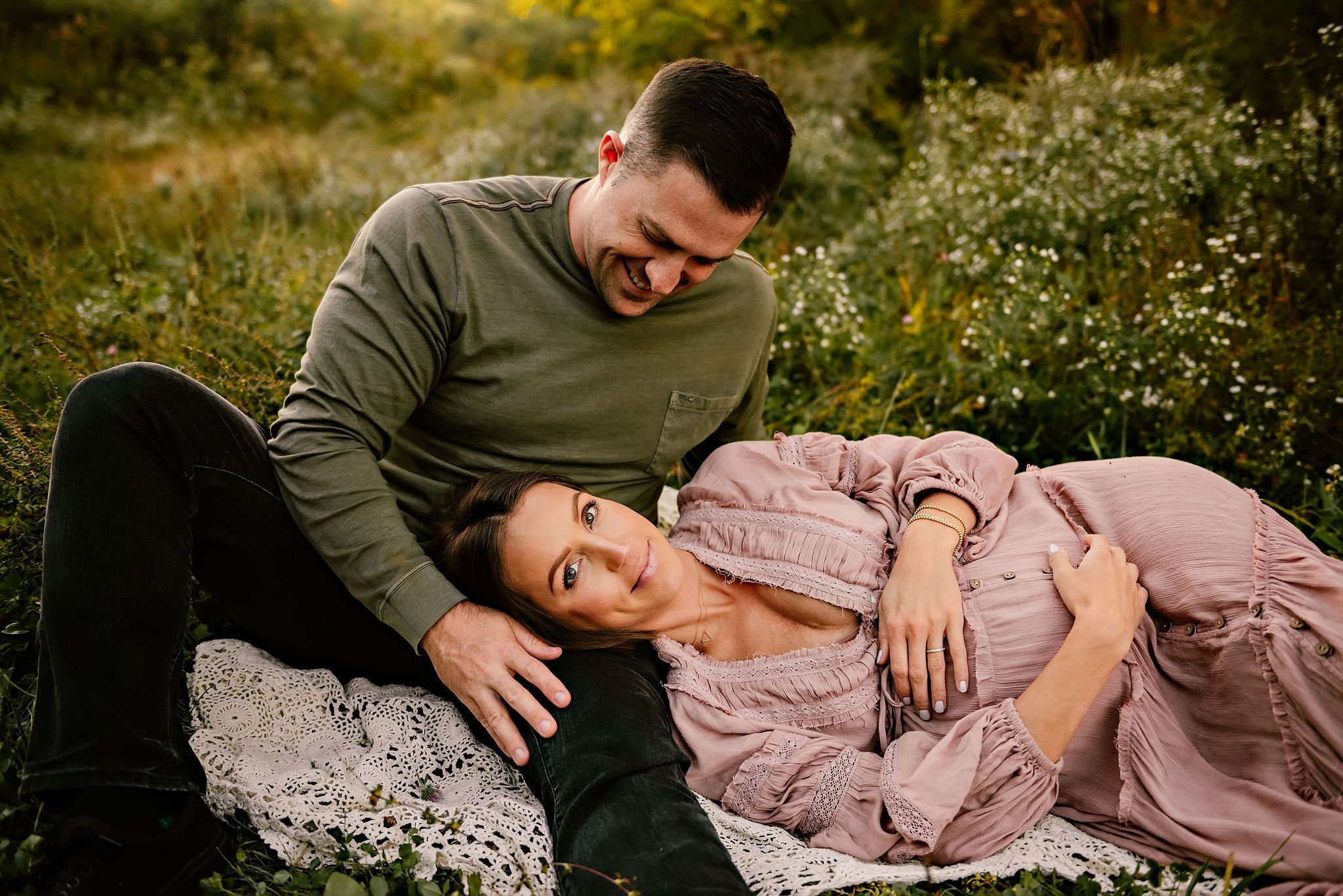 akron-ohio-maternity-family-outdoor-session-lauren-grayson12.jpeg