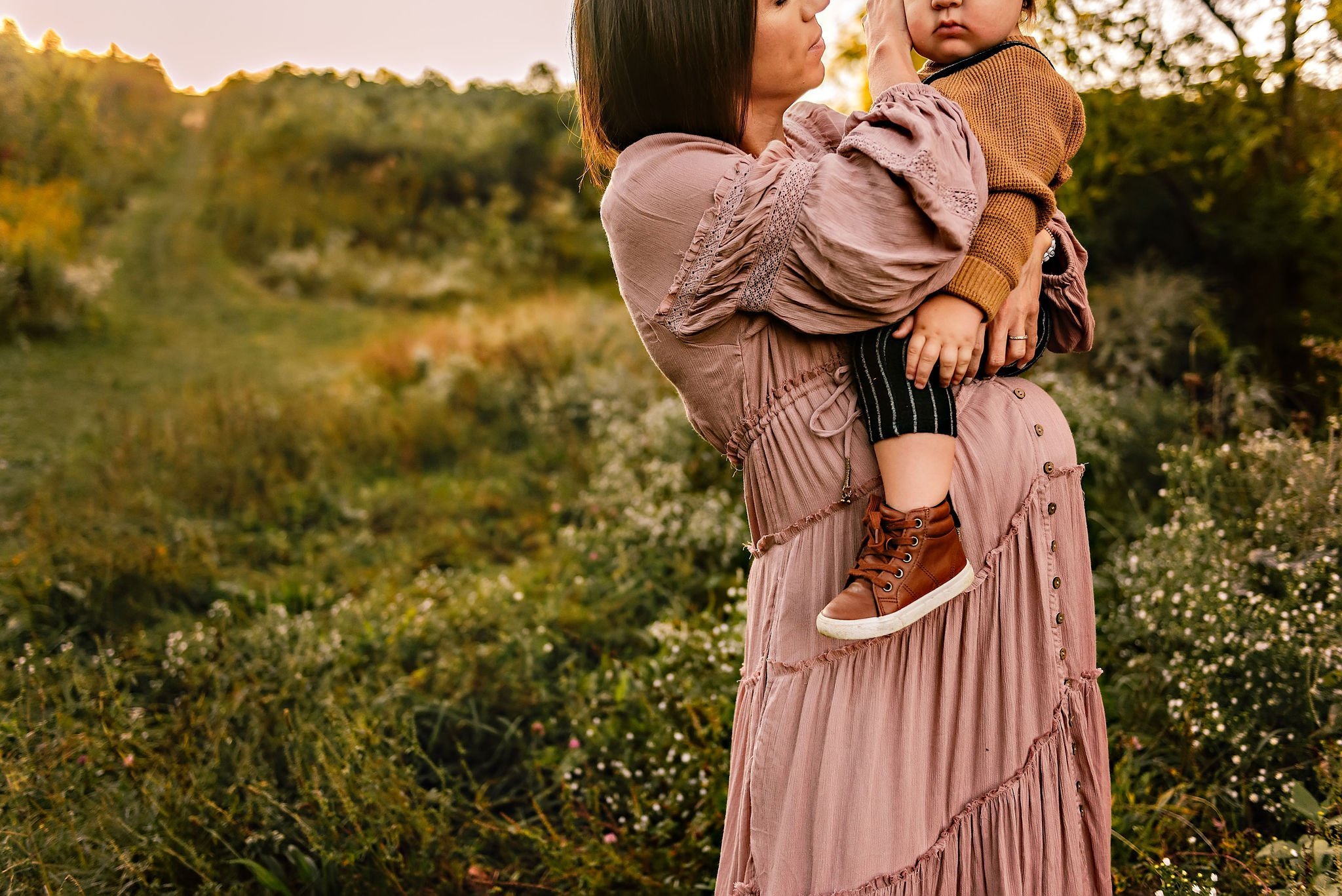 akron-ohio-maternity-family-outdoor-session-lauren-grayson17.jpeg