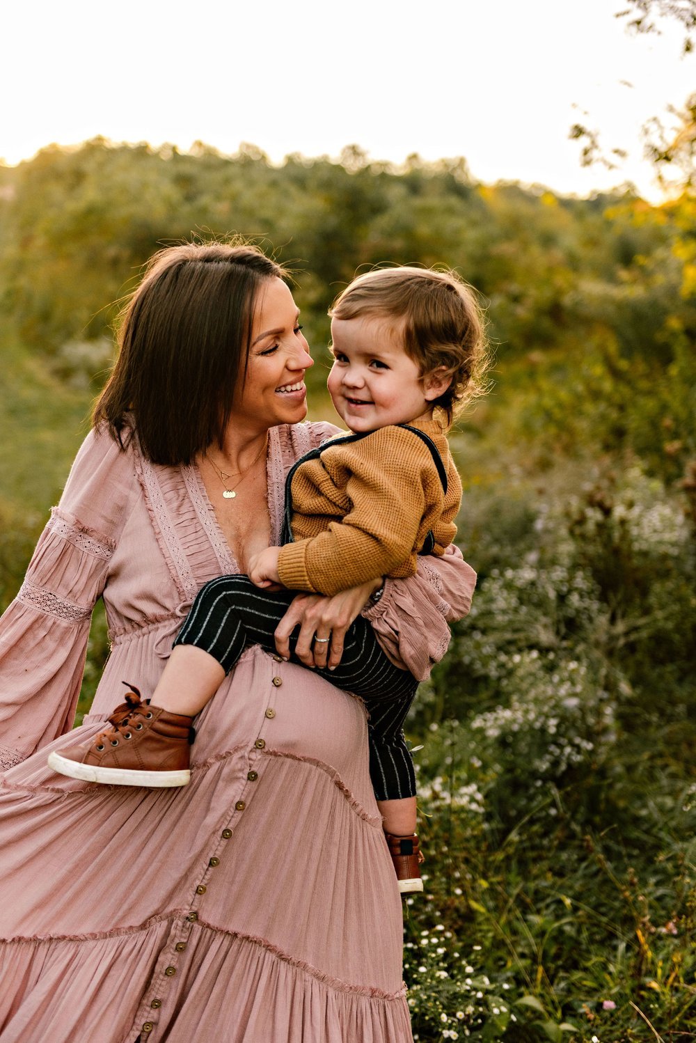 akron-ohio-maternity-family-outdoor-session-lauren-grayson24.jpeg