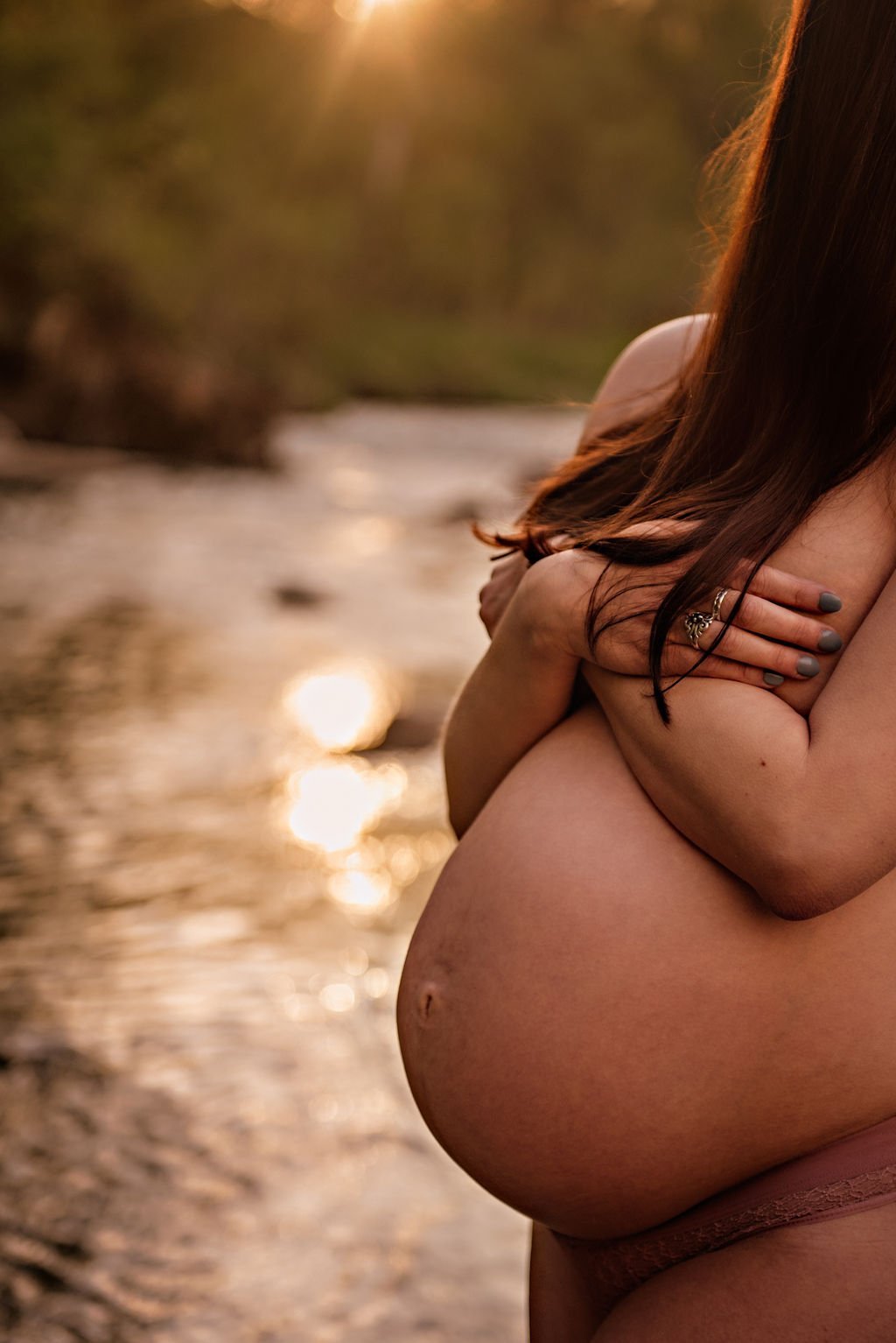 akron-maternity-session-boudoir-nude-photographer-lauren-grayson-15.jpeg