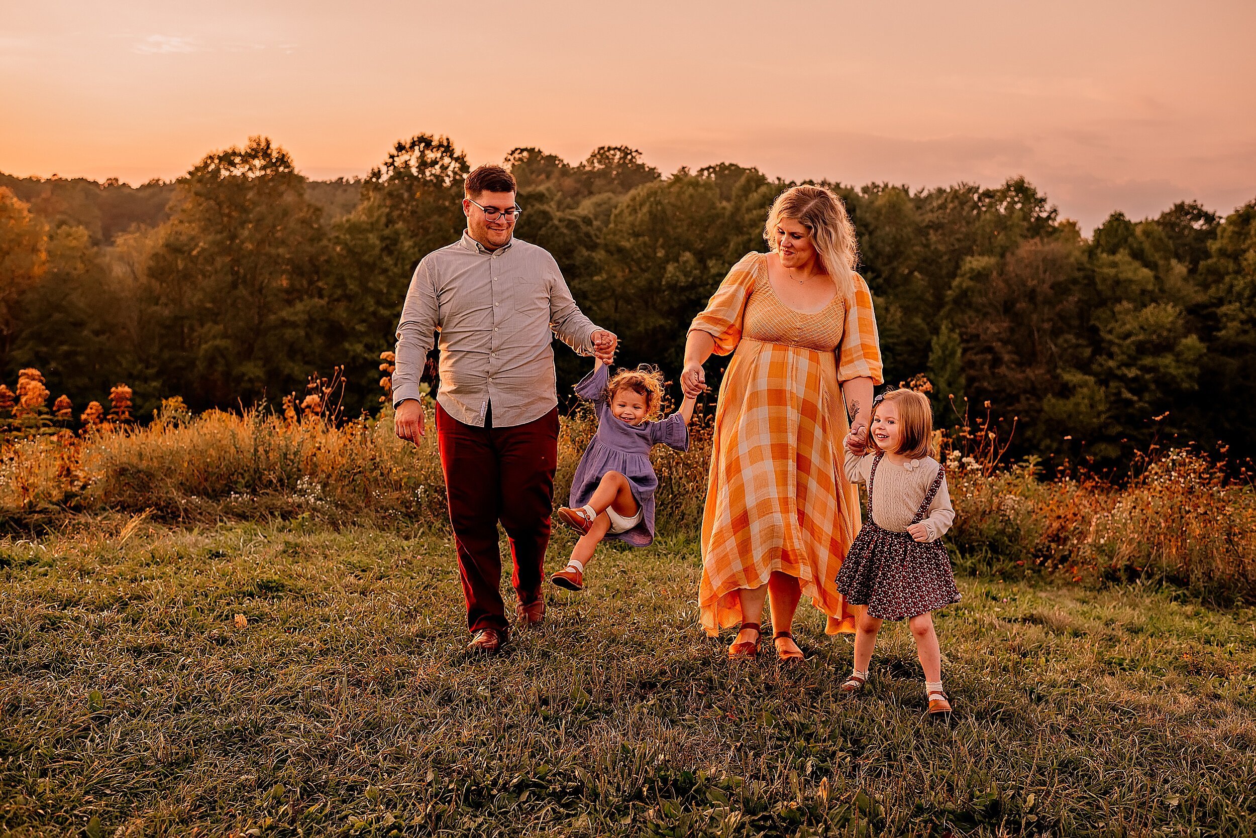 akron-ohio-family-photography-session-summer-sunset-outdoors-with-photographer-lauren-grayson_0305.jpeg