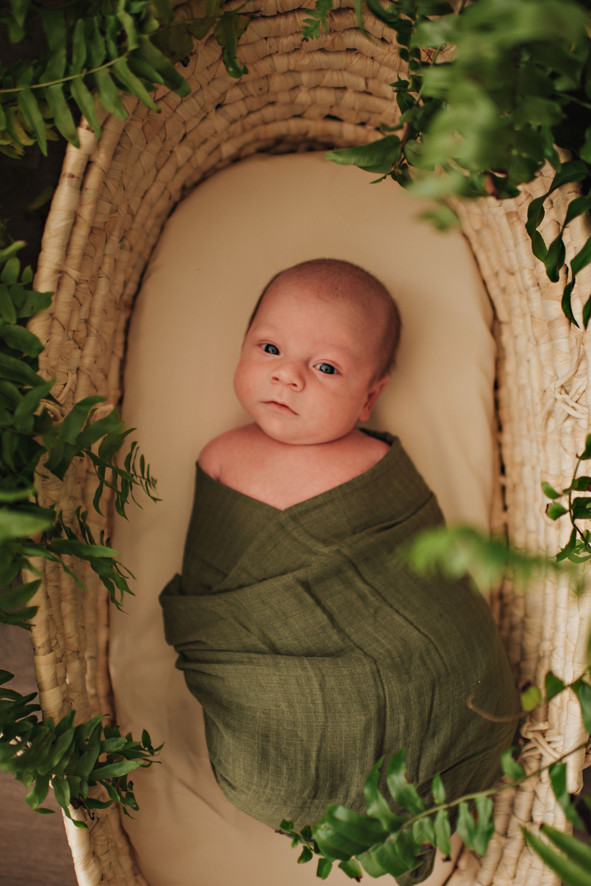 medina-ohio-newborn-photographer-lauren-grayson-studio-mom-baby-photos (14).jpeg