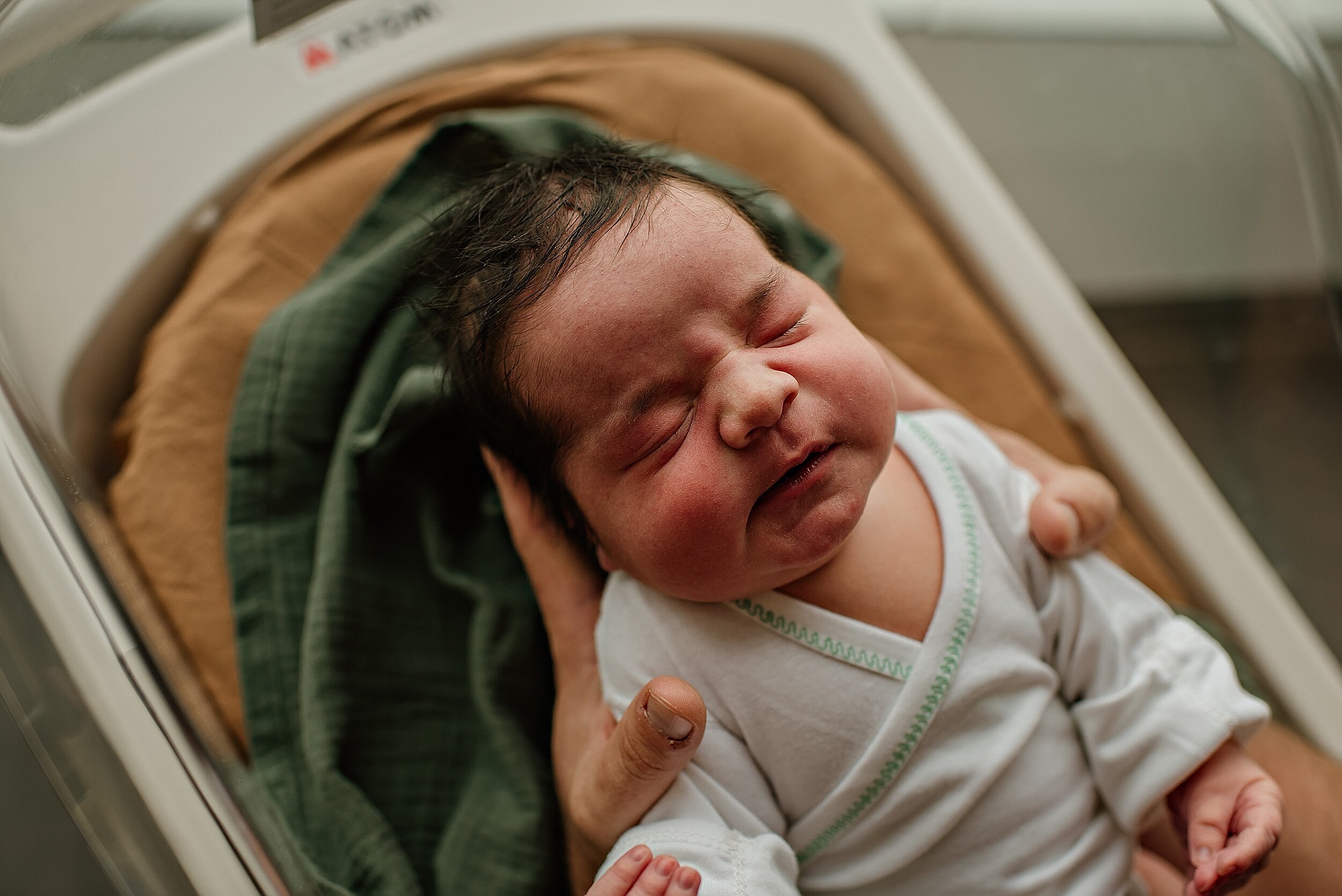 akron-city-ohio-photography-newborn-baby-fresh-48-hospital-session_0257.jpeg