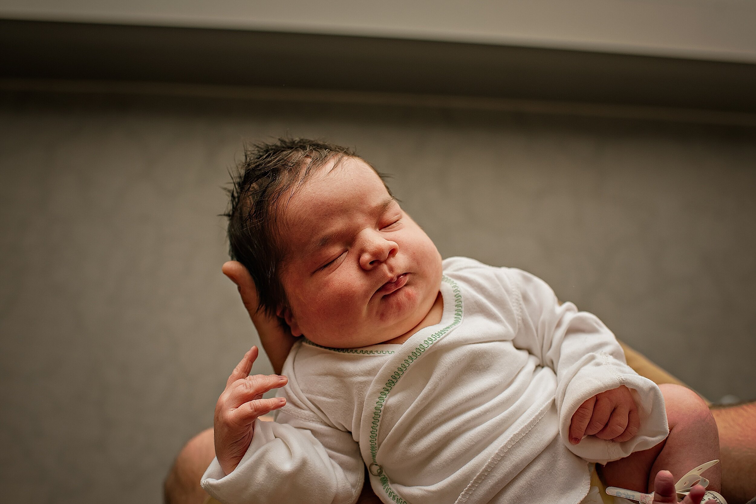 akron-city-ohio-photography-newborn-baby-fresh-48-hospital-session_0263.jpeg