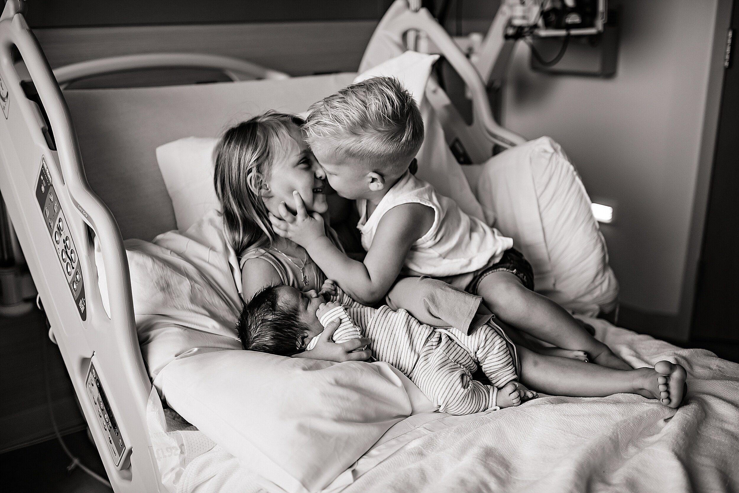 akron-city-ohio-photography-newborn-baby-fresh-48-hospital-session_0274.jpeg