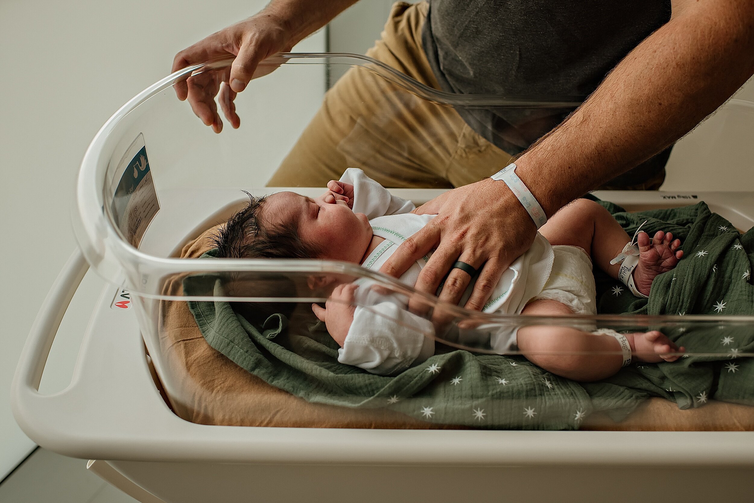 akron-city-ohio-photography-newborn-baby-fresh-48-hospital-session_0268.jpeg