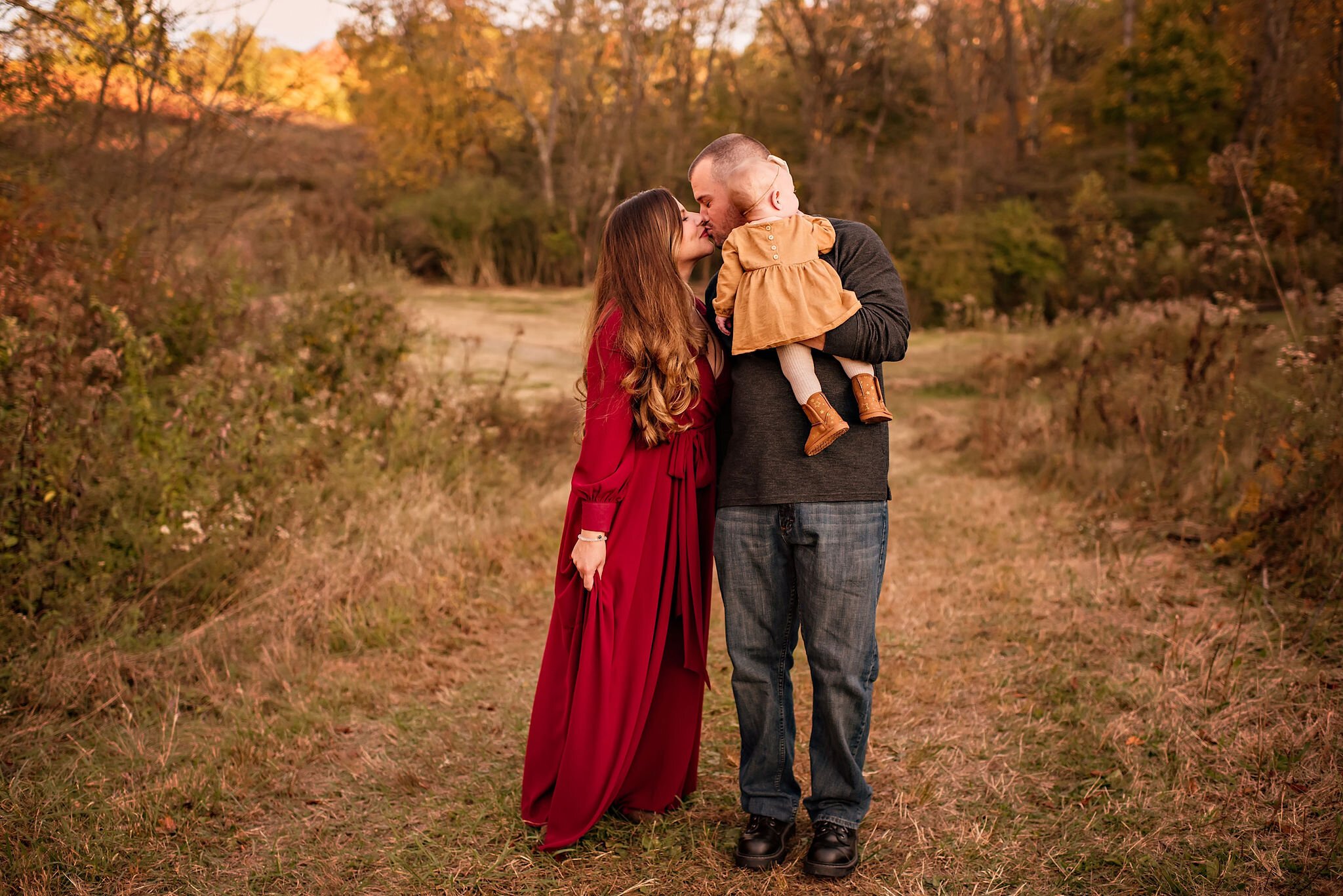 cleveland-ohio-fall-family-photo-session-outdoors-lauren-grayson-photography (5).jpeg