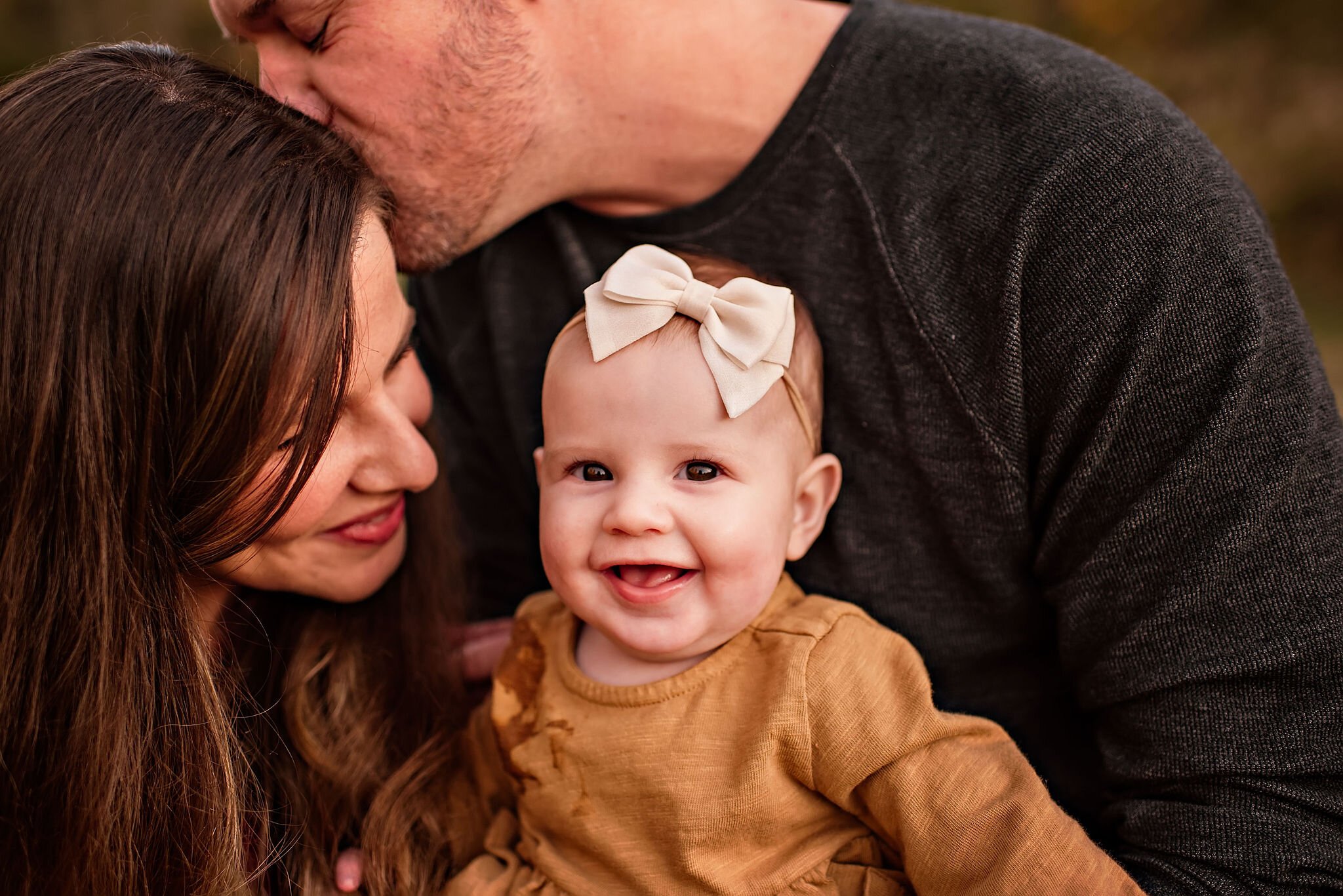 cleveland-ohio-fall-family-photo-session-outdoors-lauren-grayson-photography (4).jpeg