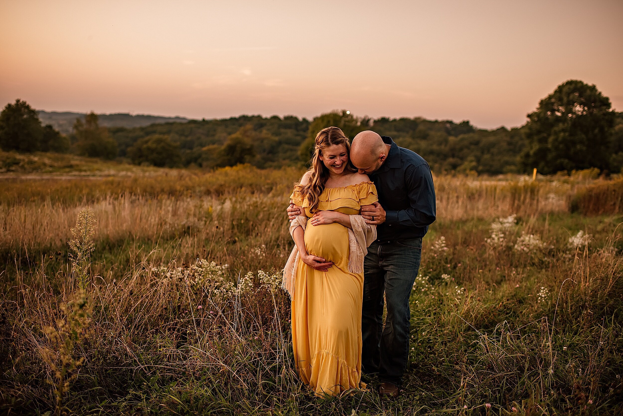 canton-ohio-family-frye-family-park-maternity-session-outdoor-sunset-fields-lauren-grayson-photography_0128.jpeg