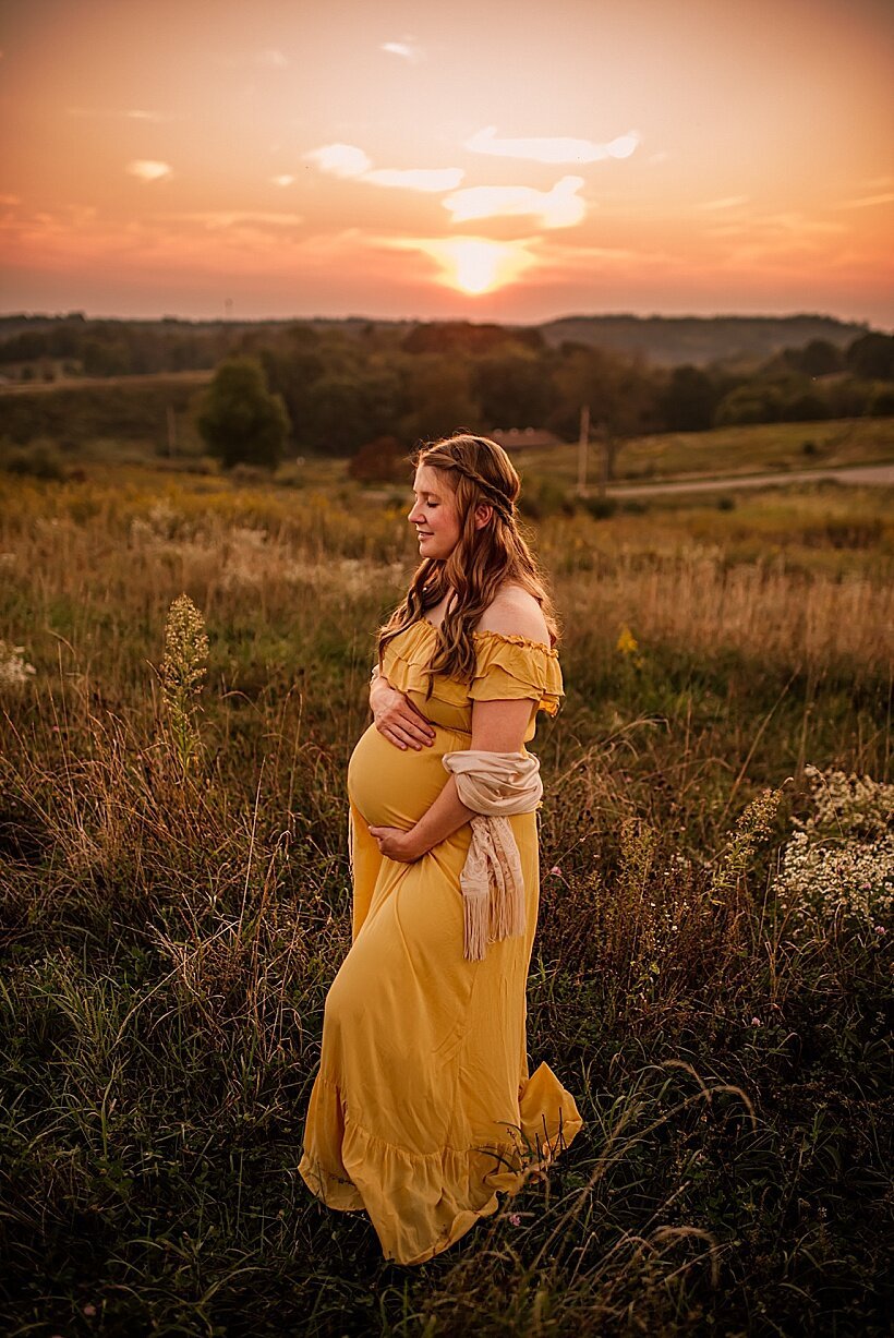 ohio-cleveland-maternity-photographer-outdoor-couples-photos-lauren-grayson_0040.jpeg
