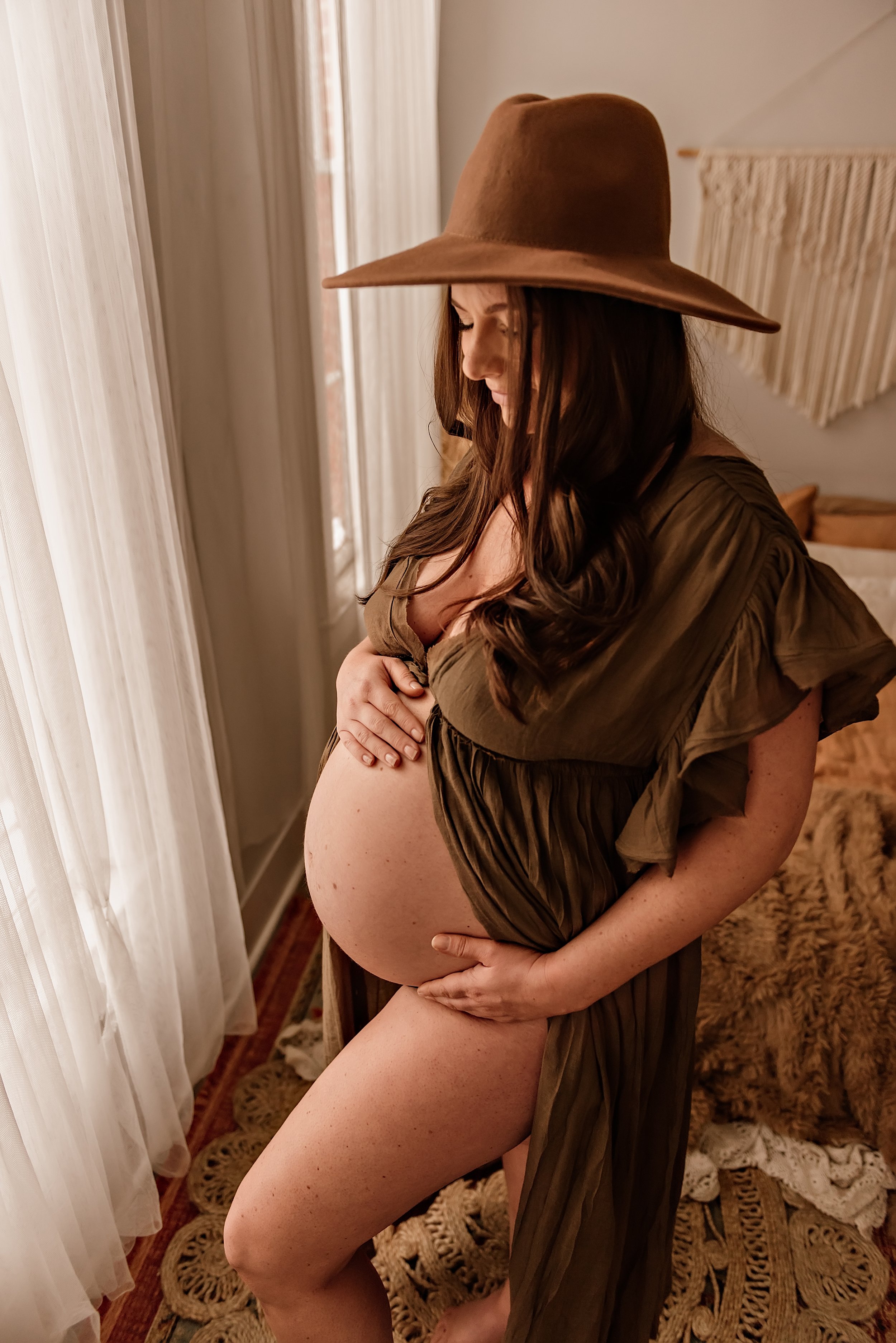 CLEVELAND-maternity-PHOTOGRAPHER-LAUREN-GRAYSON-STUDIO-PHOTo-session14.jpg