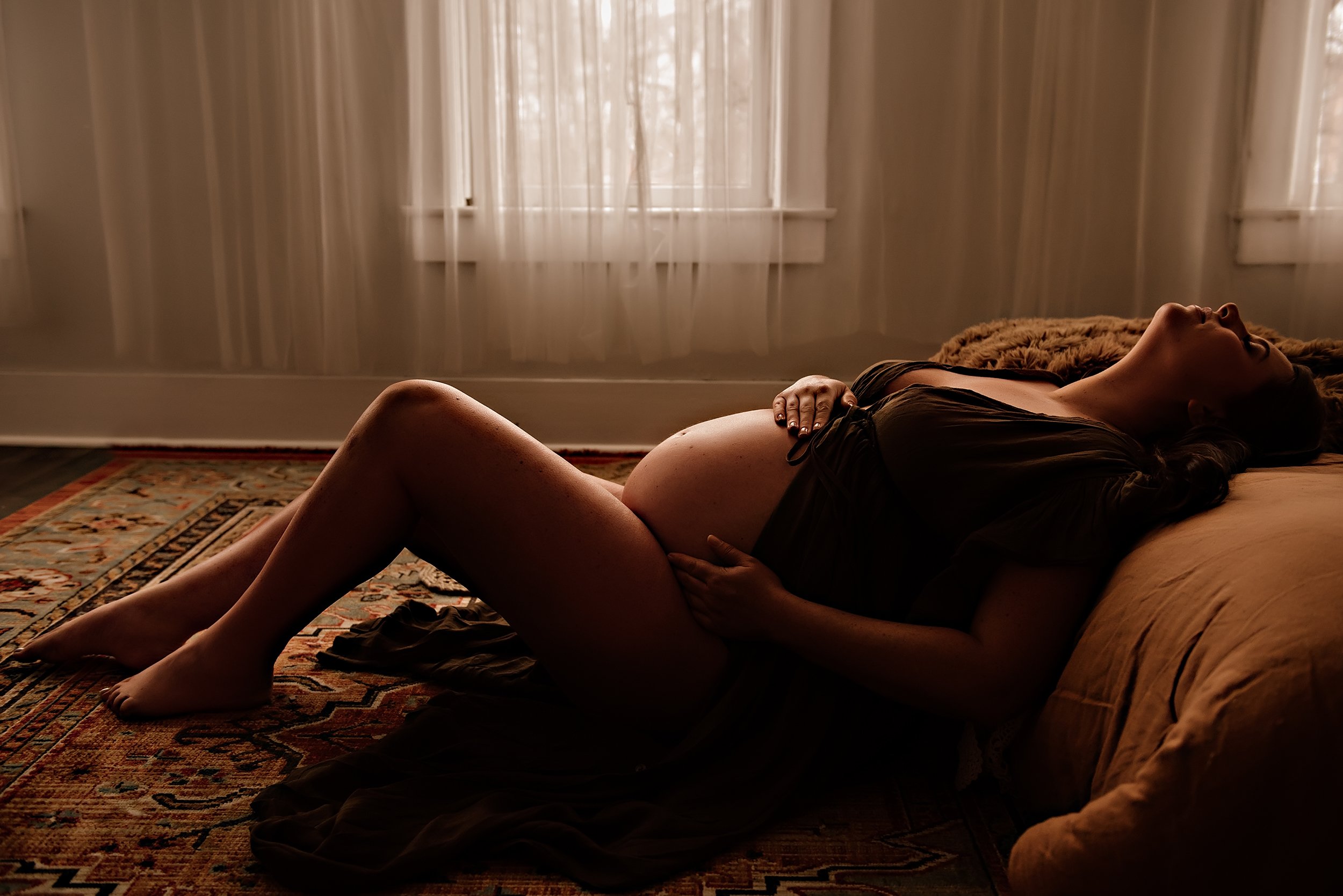 CLEVELAND-maternity-PHOTOGRAPHER-LAUREN-GRAYSON-STUDIO-PHOTo-session10.jpg