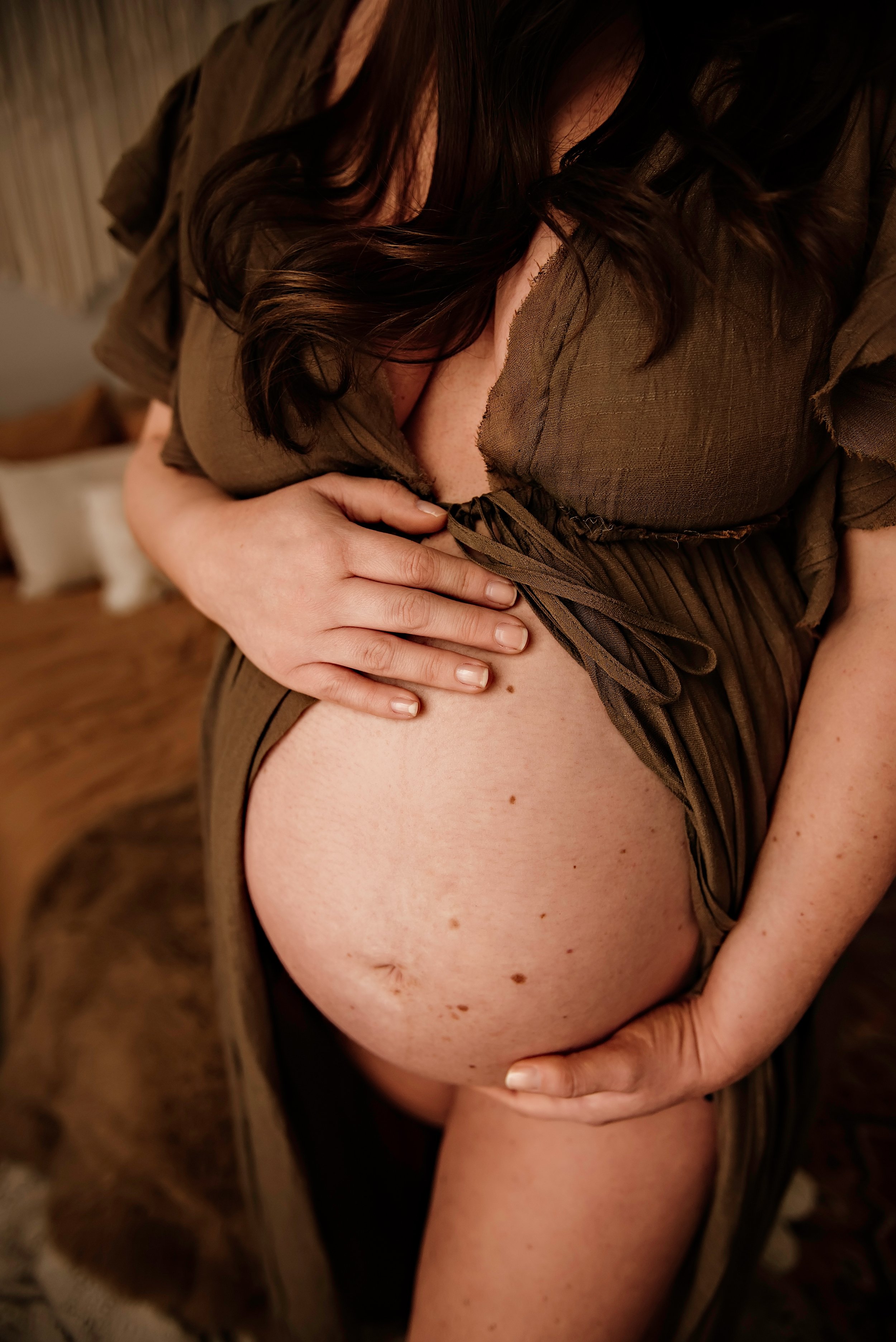 CLEVELAND-maternity-PHOTOGRAPHER-LAUREN-GRAYSON-STUDIO-PHOTo-session8.jpg