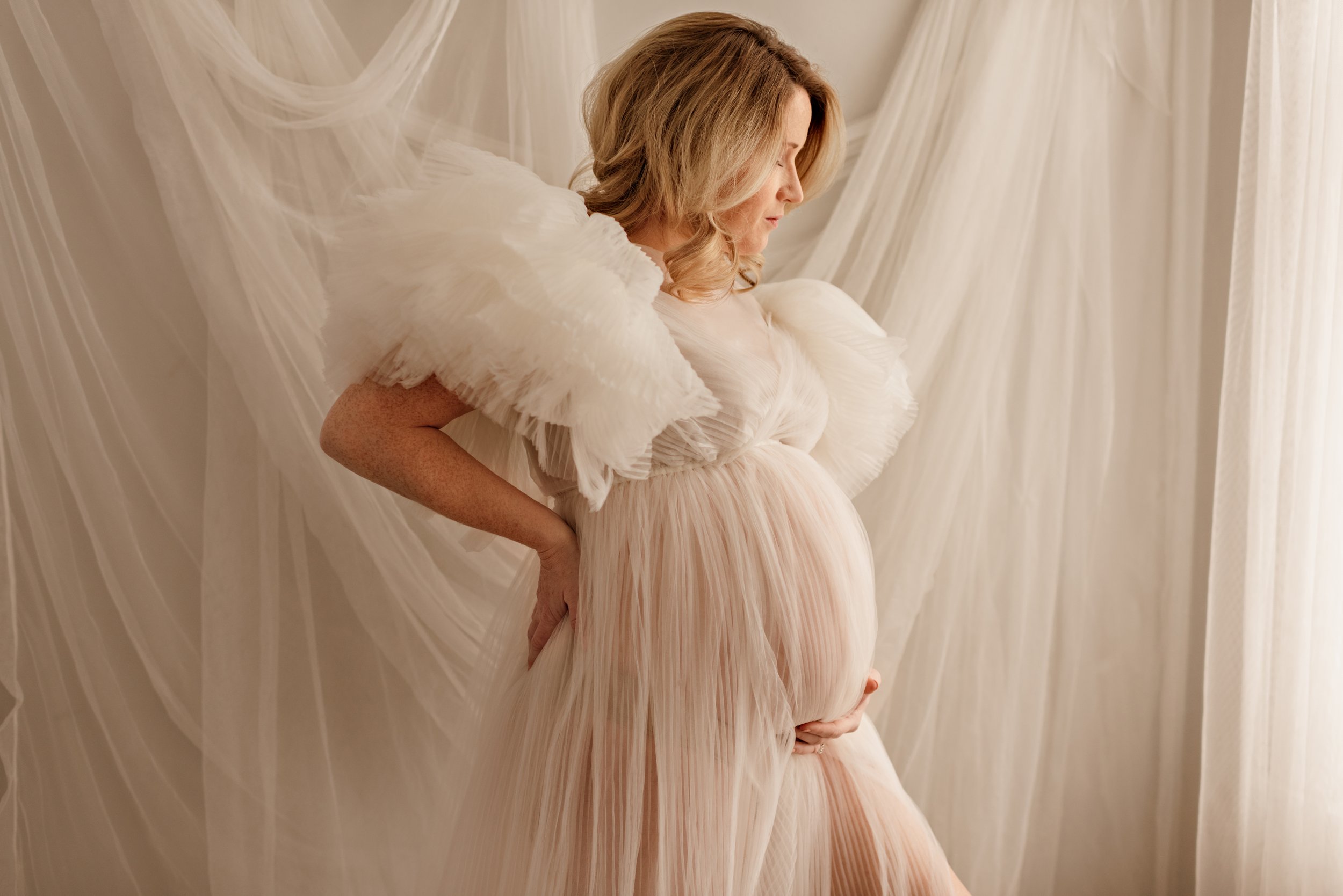 cleveland-ohio-maternity-studio-photographer-lauren-grayson-12.jpg