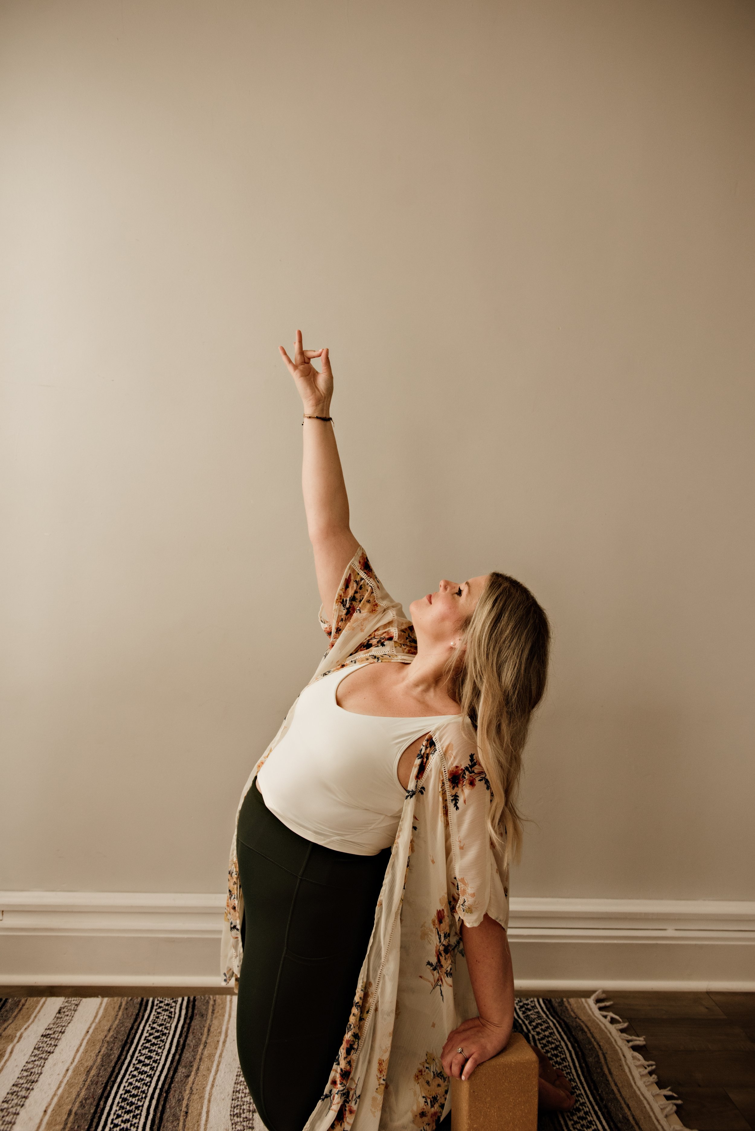 cleveland-ohio-brand-content-photo-session-lauren-grayson-yoga-instructor16.jpg