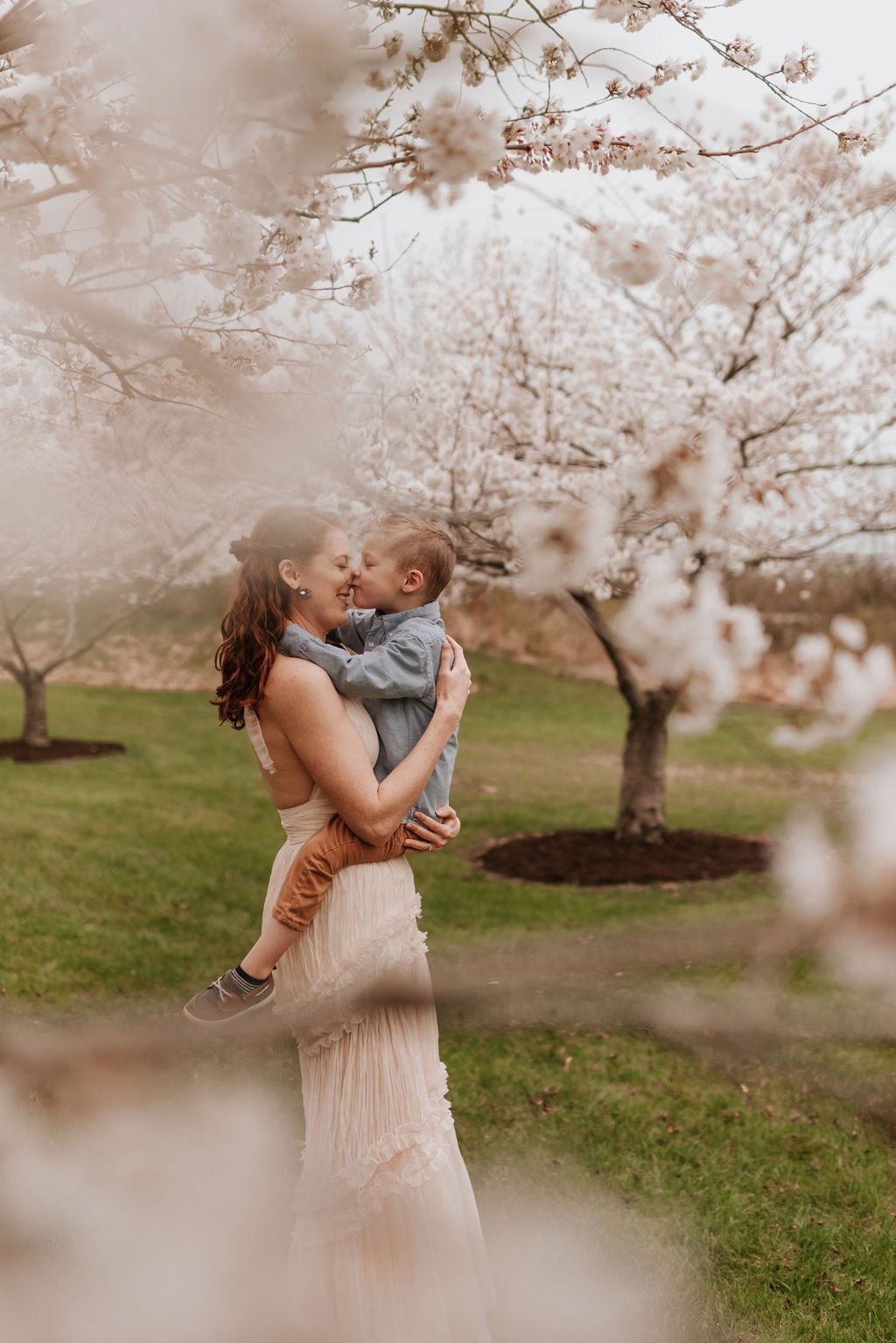 cleveland-ohio-family-mother-daughter-son-outdoor-spring-session-flower-cherry-blossoms3.jpg