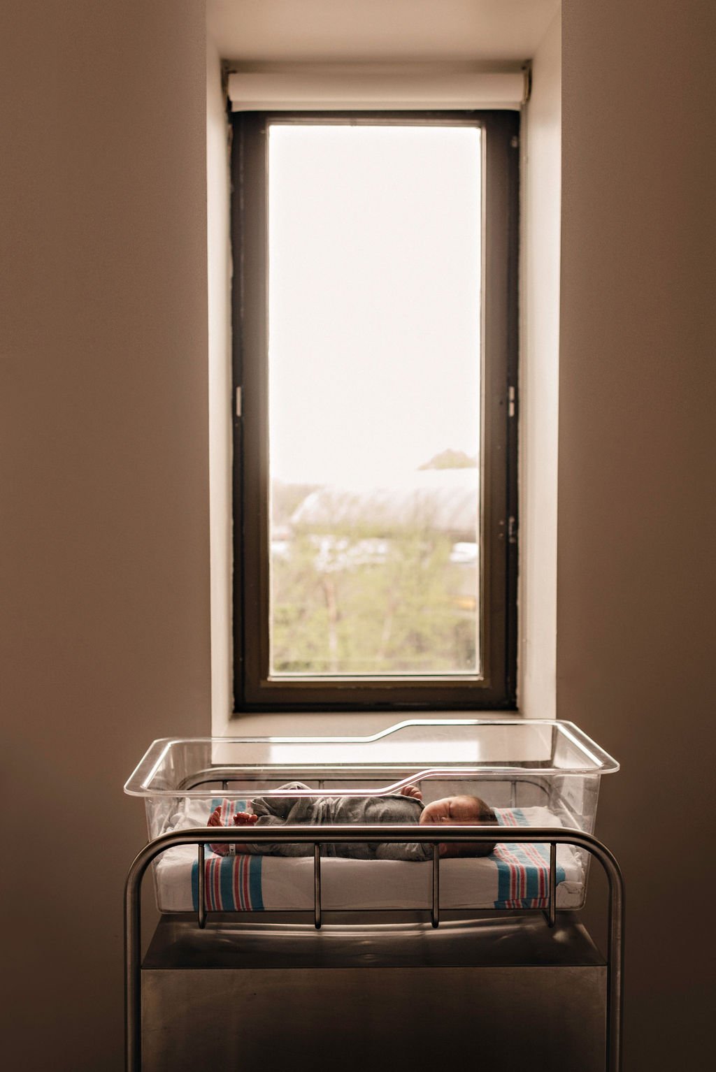 cleveland-ohio-newborn-hospital-family-fresh-48-birth-photographer24.jpg