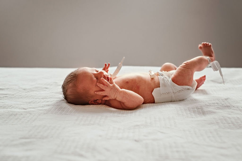 cleveland-ohio-newborn-hospital-family-fresh-48-birth-photographer2.jpg