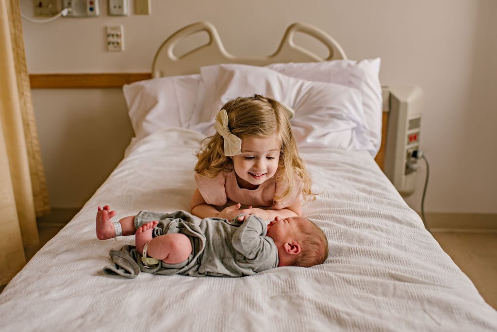 cleveland-ohio-newborn-hospital-family-fresh-48-birth-photographer19.jpg