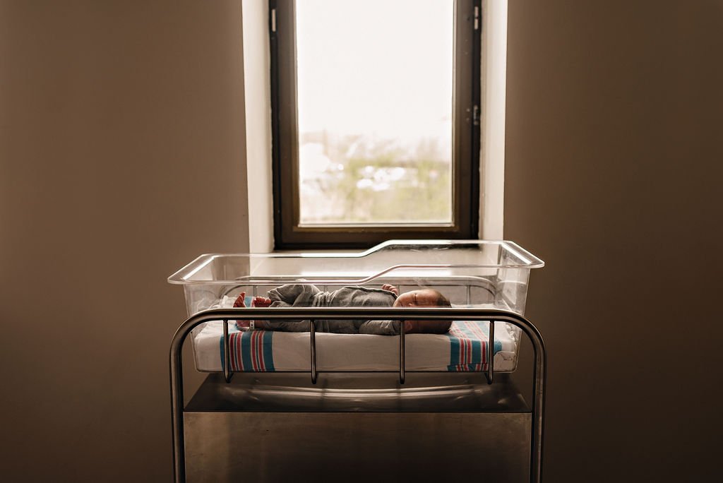 cleveland-ohio-newborn-hospital-family-fresh-48-birth-photographer23.jpg