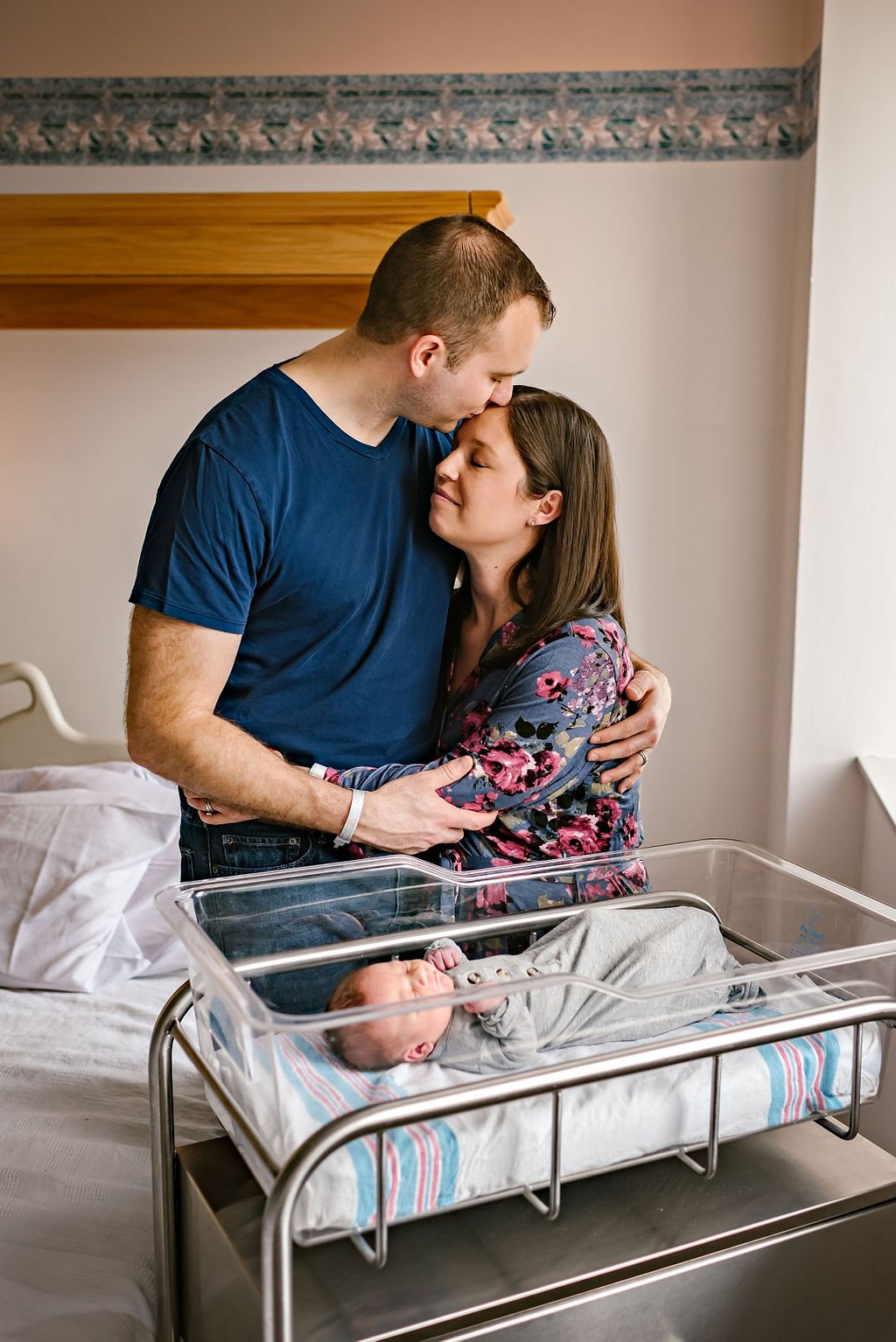 cleveland-ohio-newborn-hospital-family-fresh-48-birth-photographer31.jpg