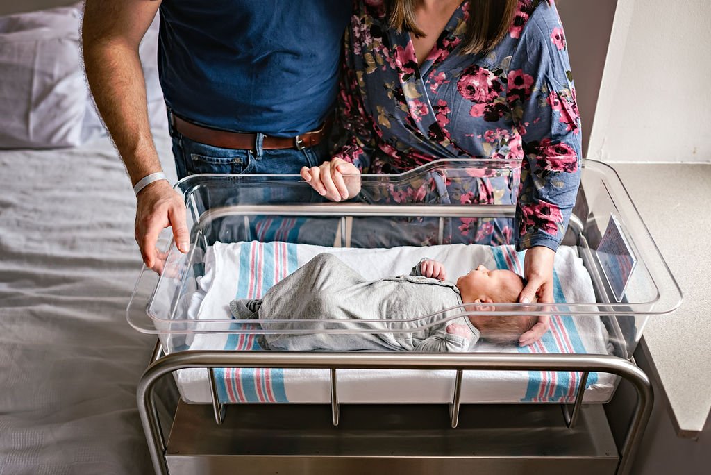 cleveland-ohio-newborn-hospital-family-fresh-48-birth-photographer32.jpg