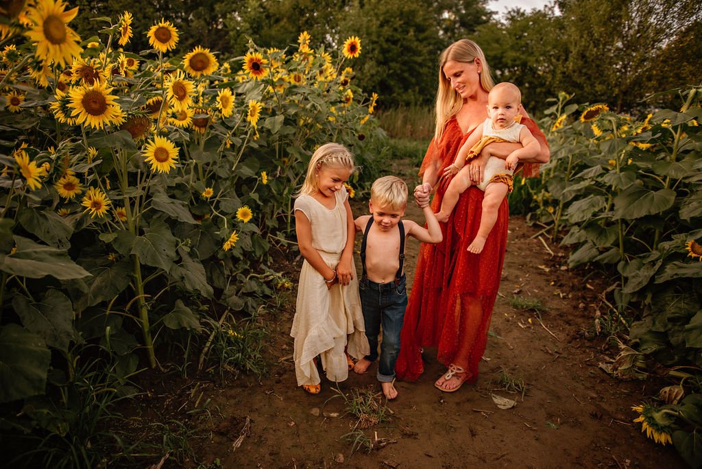 akron-ohio-family-photography-sunflower-field-session16.jpg