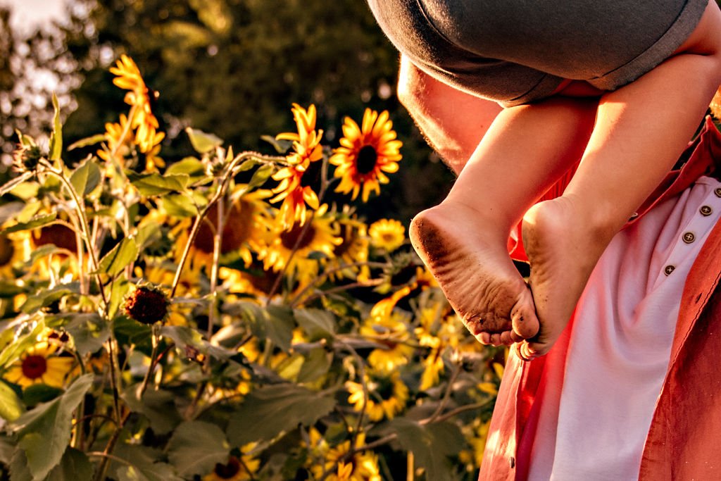 cleveland-ohio-family-photography-sunflower-field-4.jpg