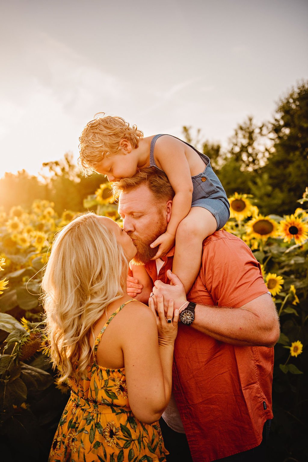 cleveland-ohio-family-photography-sunflower-field-7.jpg