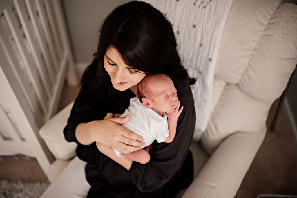 cleveland-ohio-newborn-home-family-photographer-7.jpg