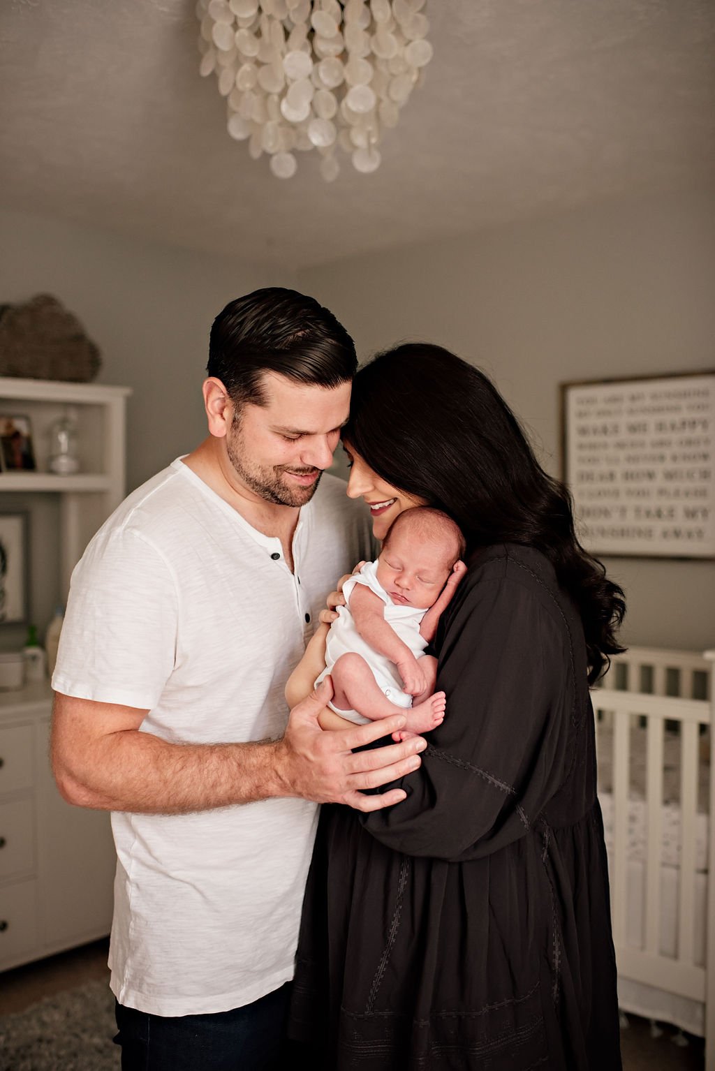 cleveland-ohio-newborn-home-family-photographer-10.jpg
