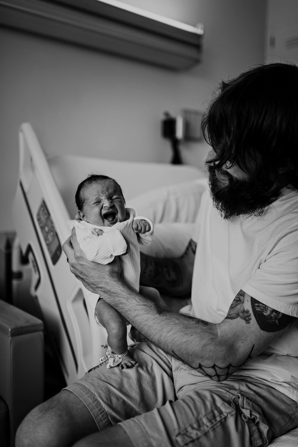 akron-general-cleveland-clinic-maternity-newborn-postpartum-fresh-48-hospital-photo-session7.jpg